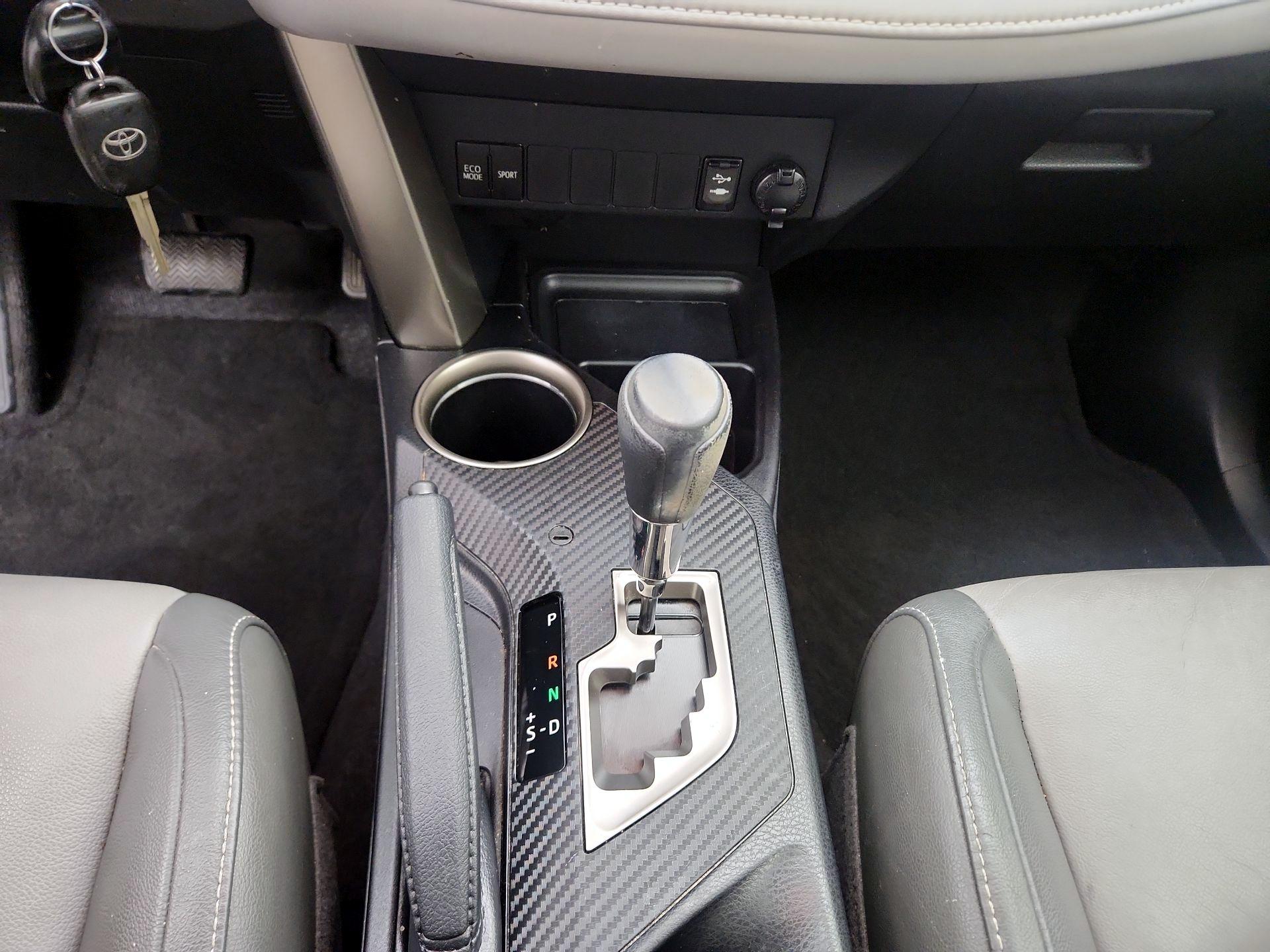 Thumbnail: 2015 Toyota RAV4 - 17