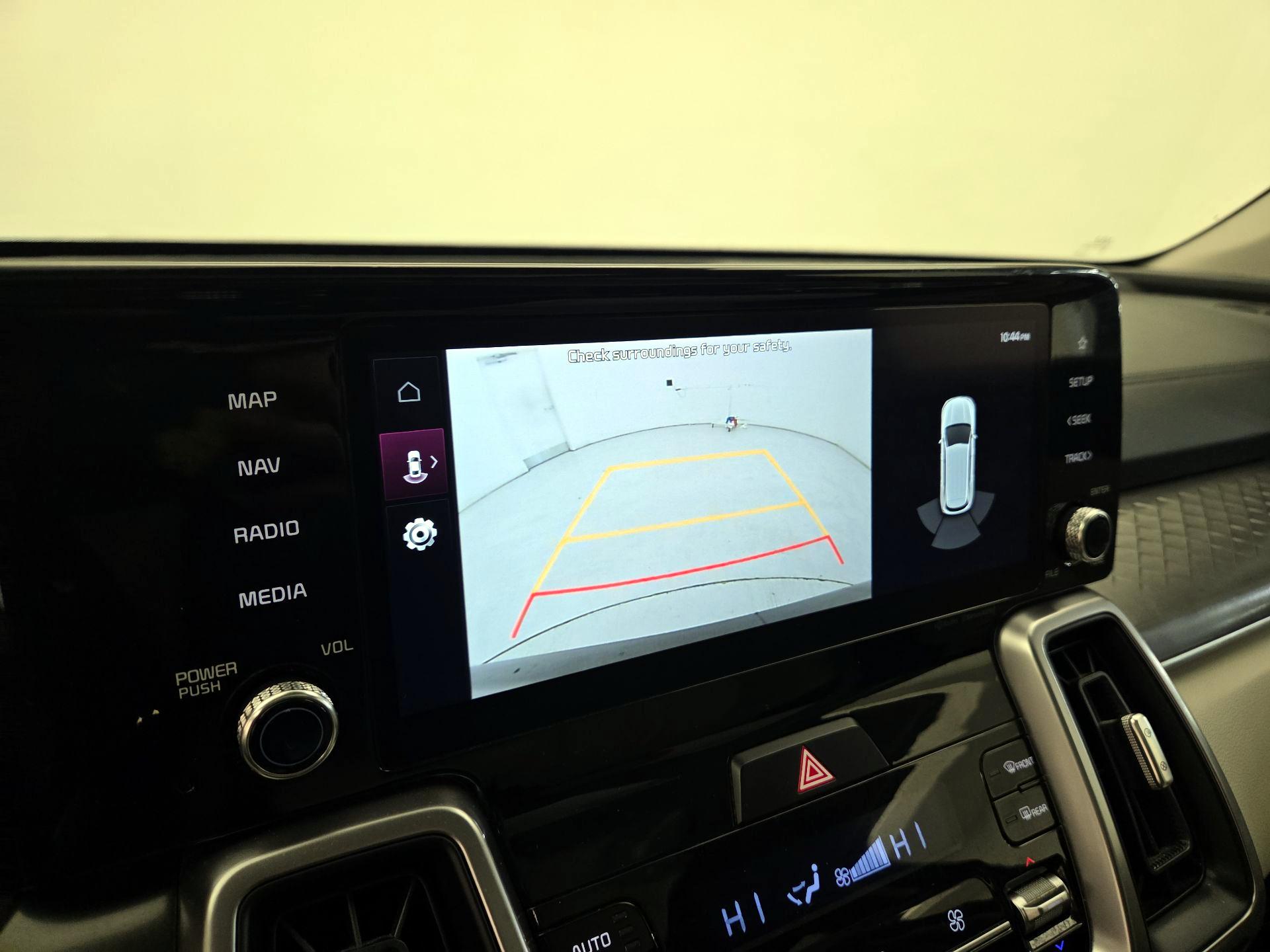 Thumbnail: 2023 Kia Sorento - 14