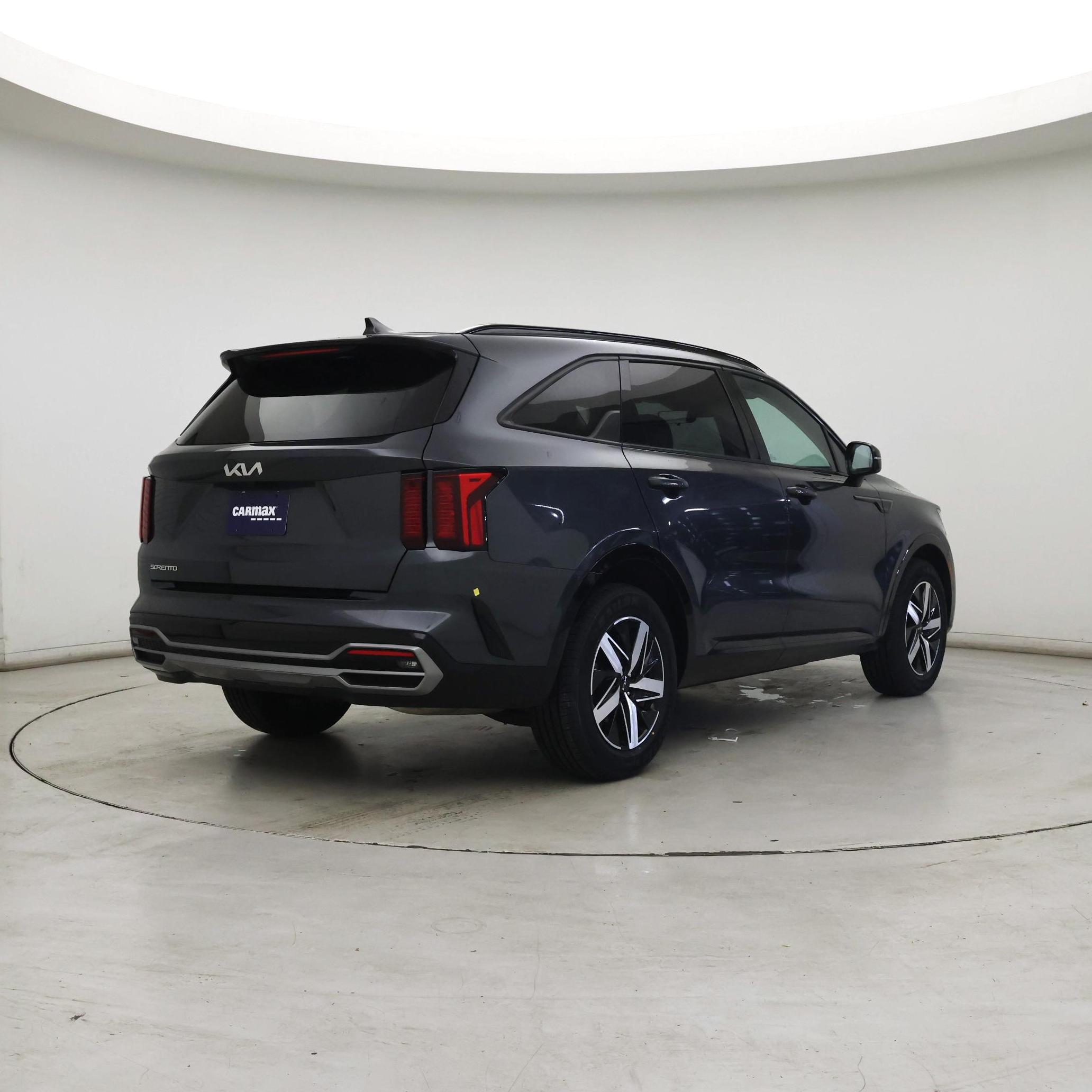 Thumbnail: 2023 Kia Sorento - 8