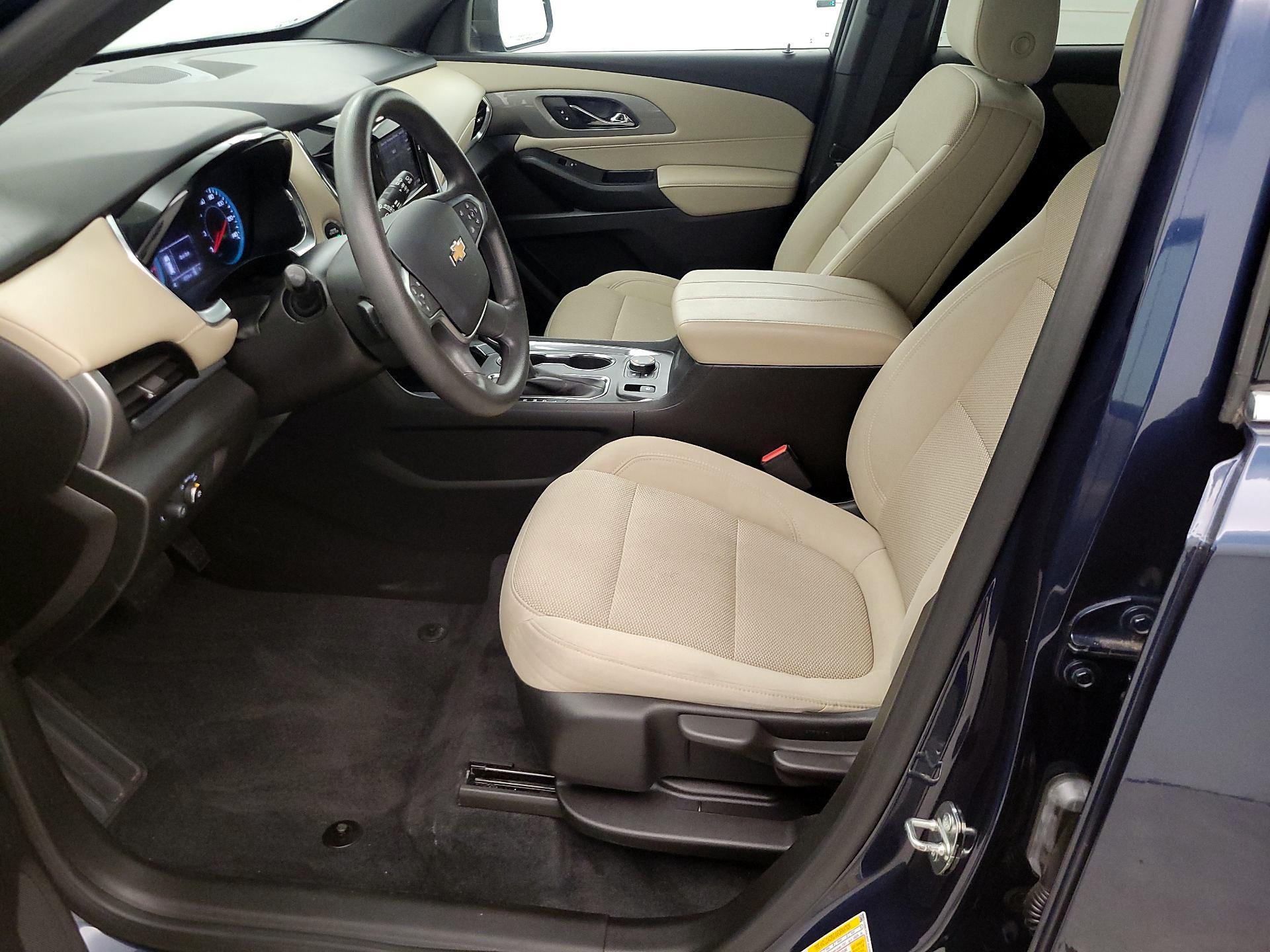 Thumbnail: 2023 Chevrolet Traverse - 11