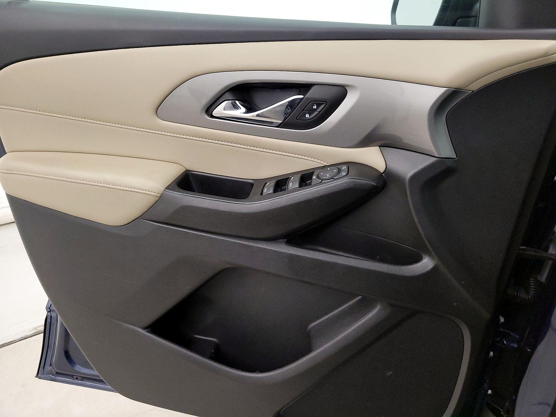 Thumbnail: 2023 Chevrolet Traverse - 12