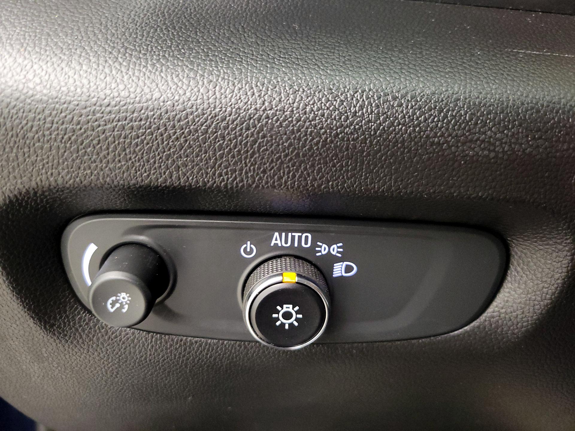 Thumbnail: 2023 Chevrolet Traverse - 13