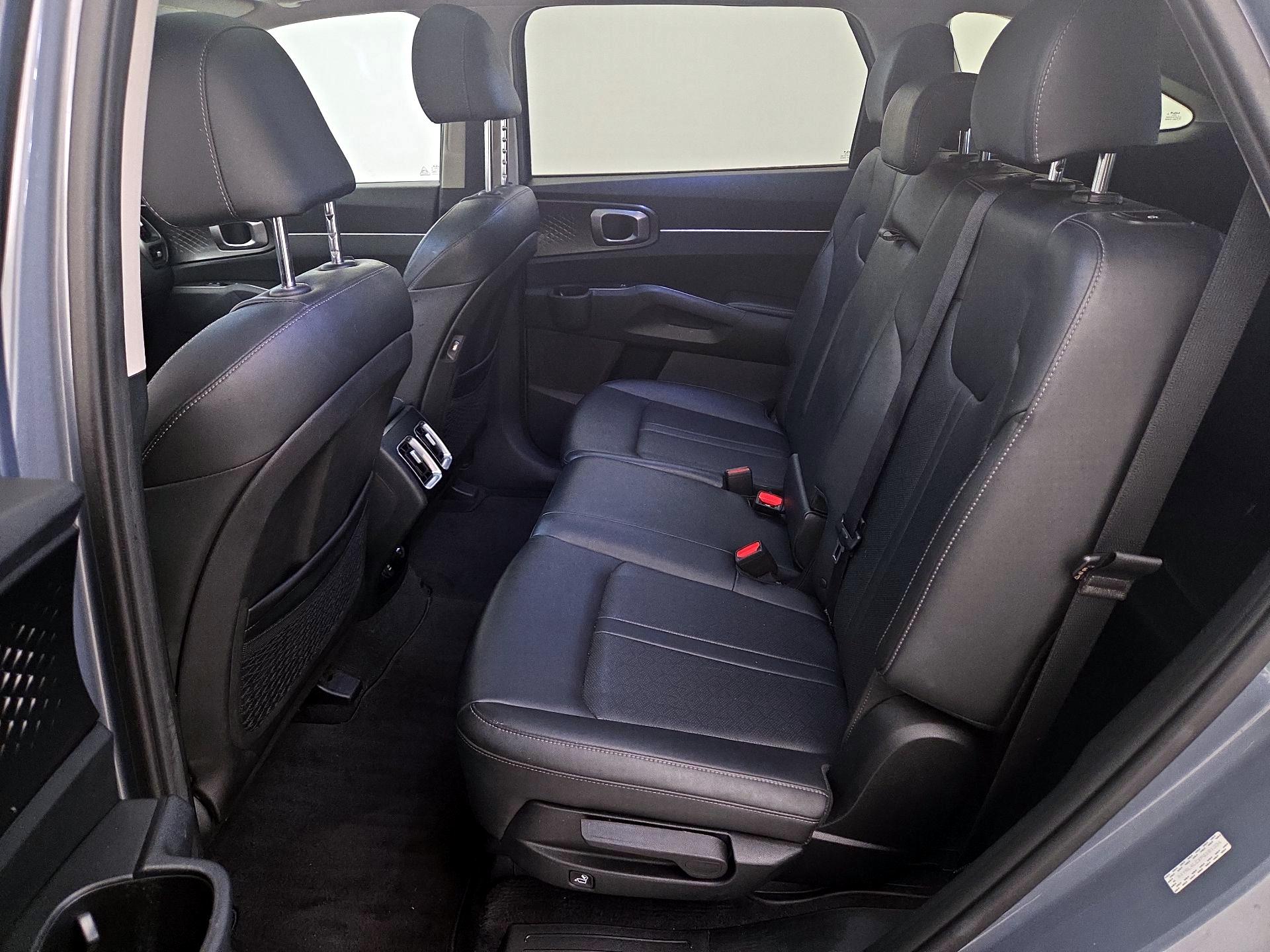 Thumbnail: 2023 Kia Sorento - 20