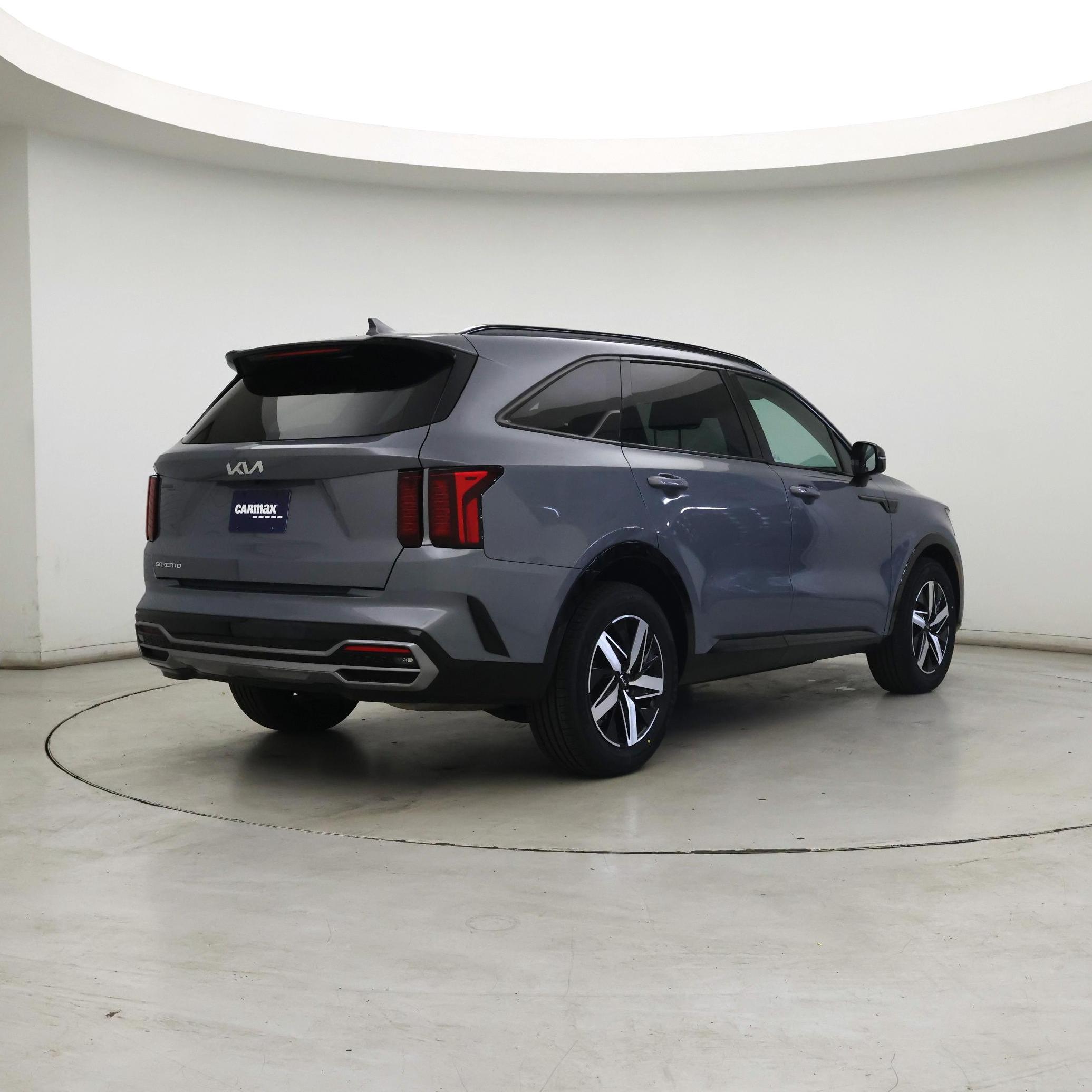 Thumbnail: 2023 Kia Sorento - 8