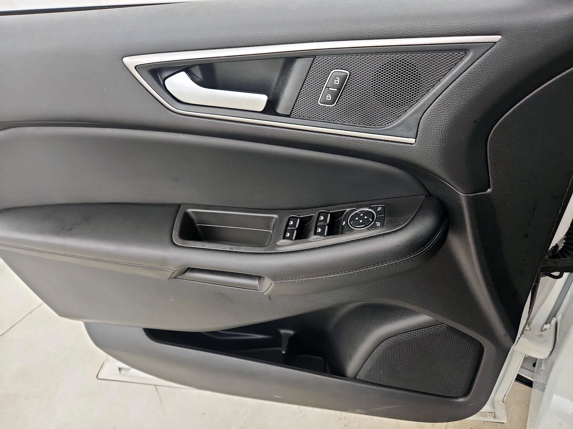 Thumbnail: 2022 Ford Edge - 10