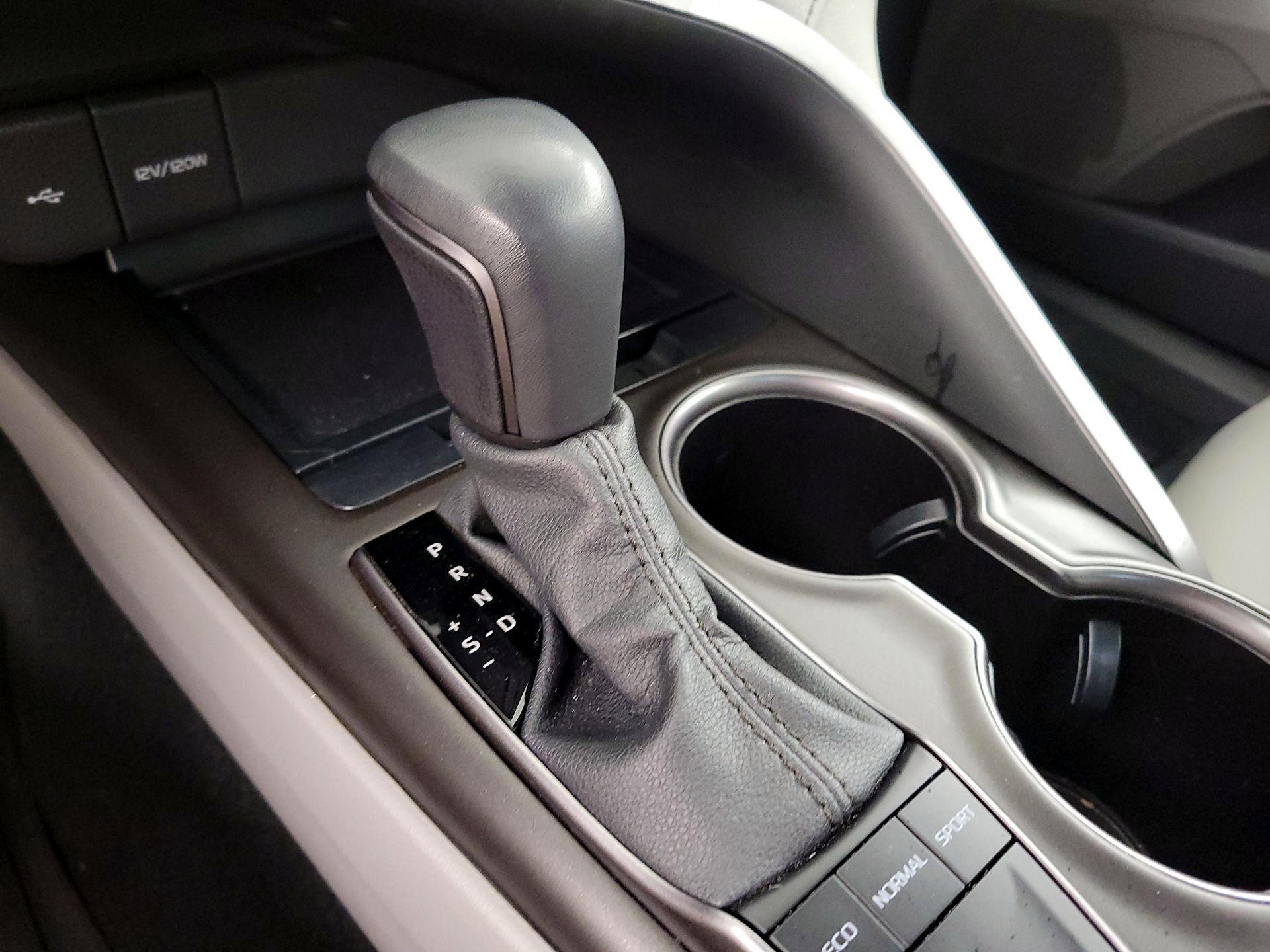 Thumbnail: 2023 Toyota Camry - 17