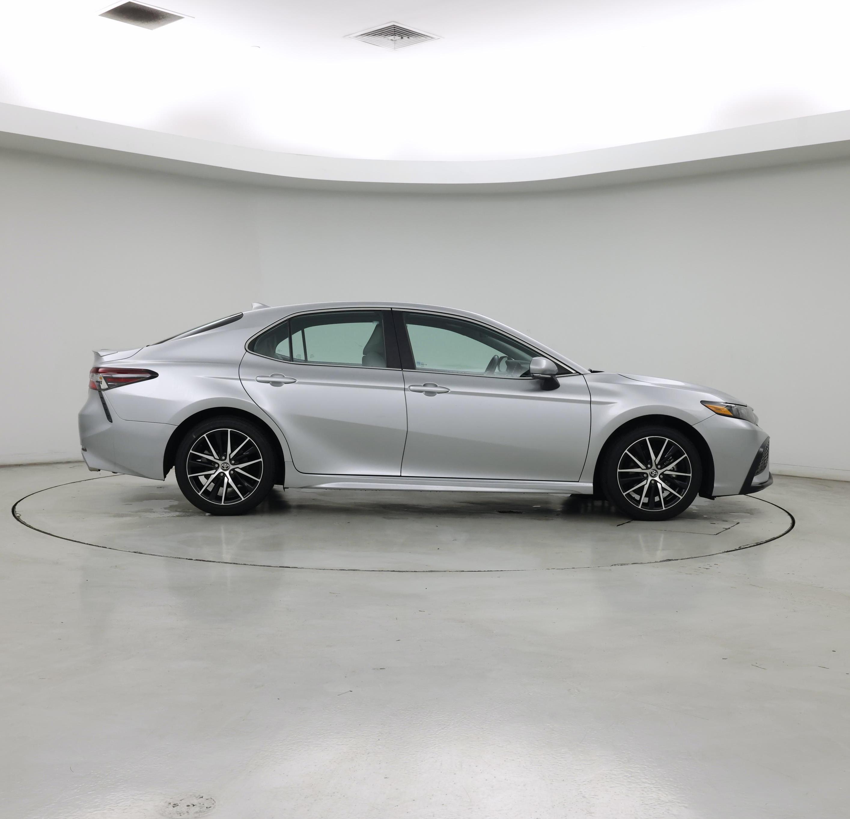 Thumbnail: 2023 Toyota Camry - 7