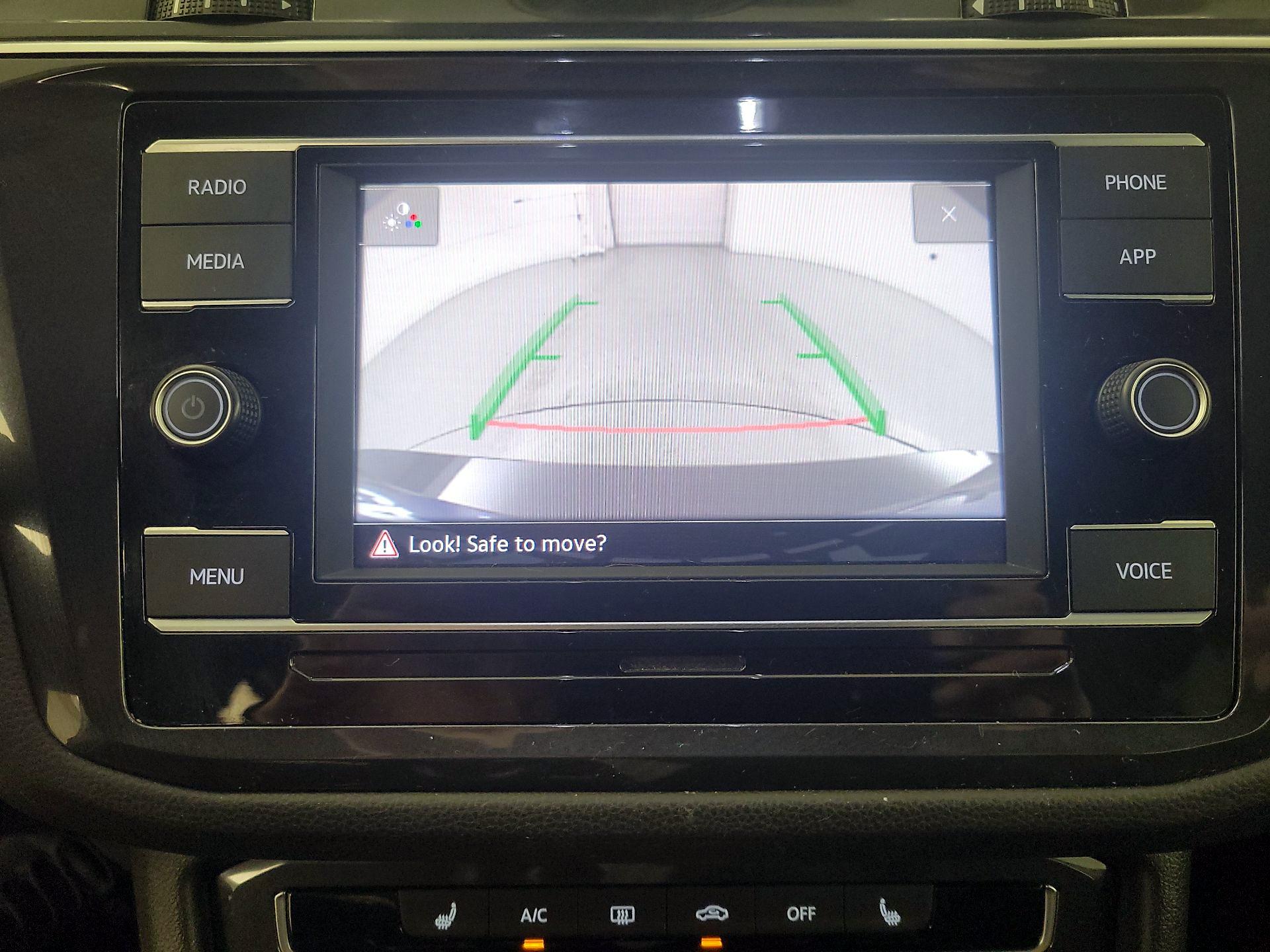 Thumbnail: 2023 Volkswagen Tiguan - 14