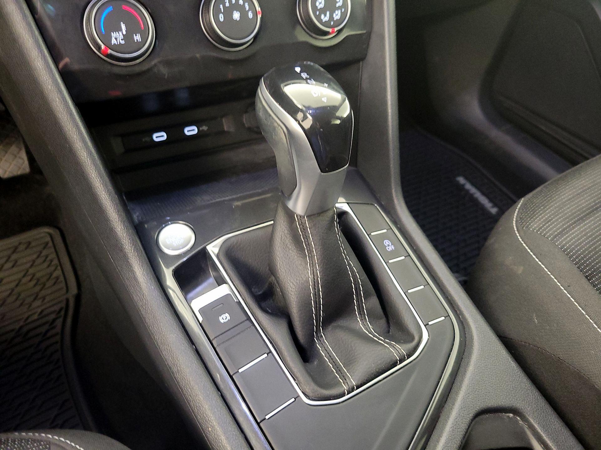 Thumbnail: 2023 Volkswagen Tiguan - 17