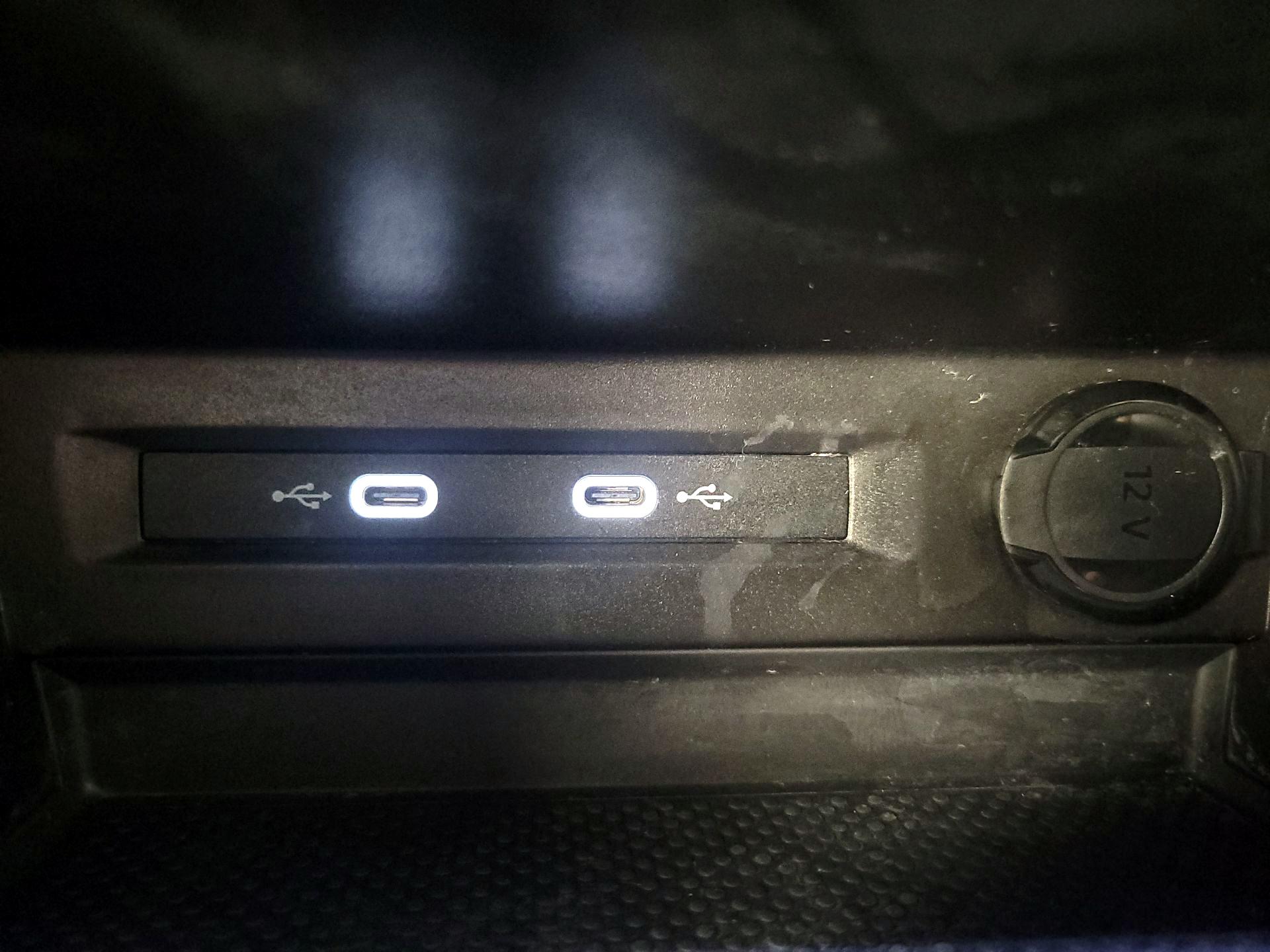 Thumbnail: 2023 Volkswagen Tiguan - 18