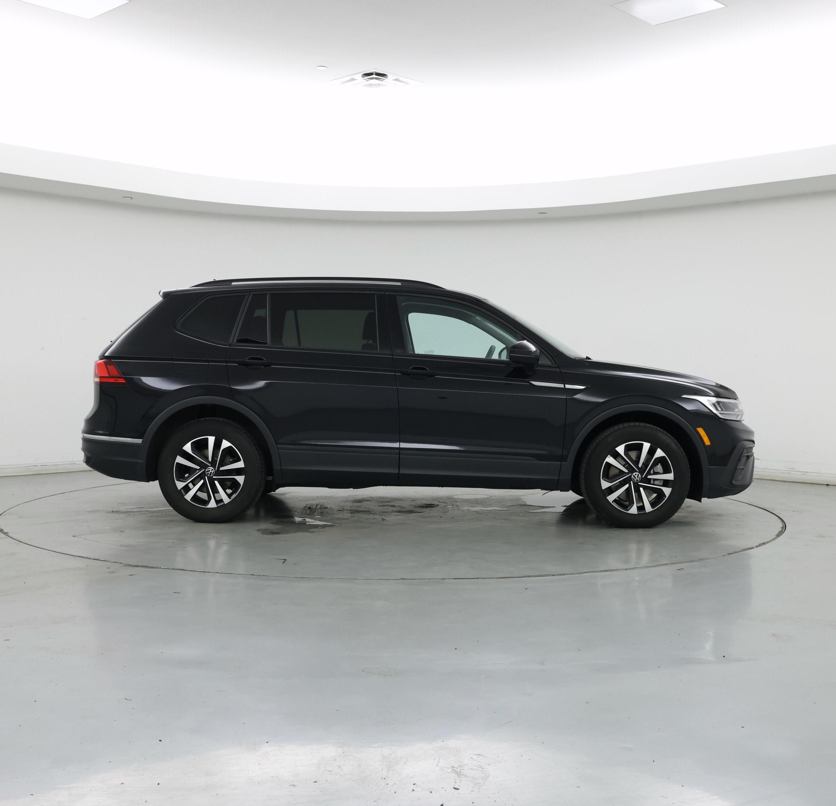 Thumbnail: 2023 Volkswagen Tiguan - 7