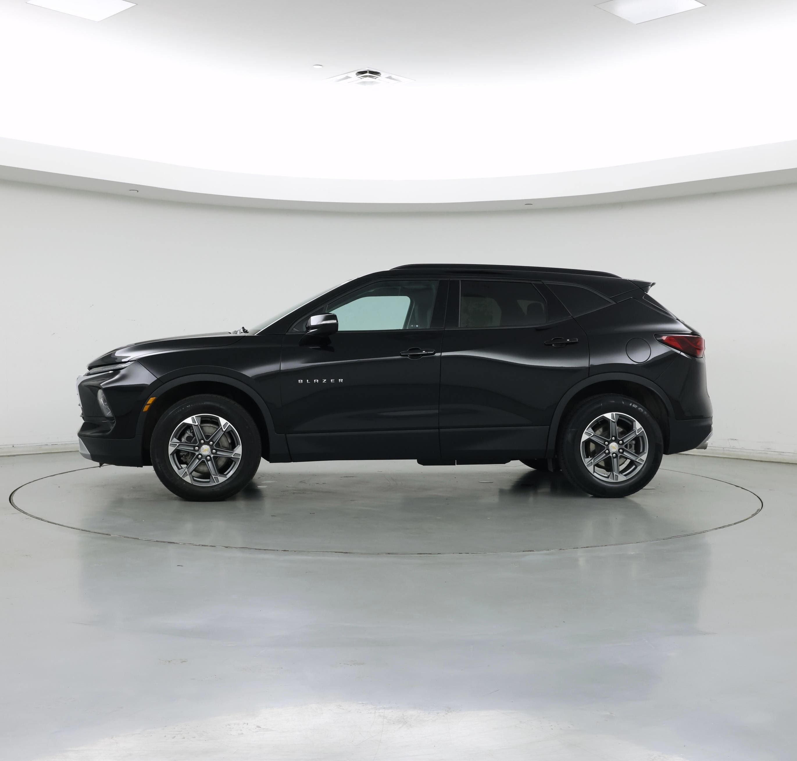 Thumbnail: 2023 Chevrolet Blazer - 3