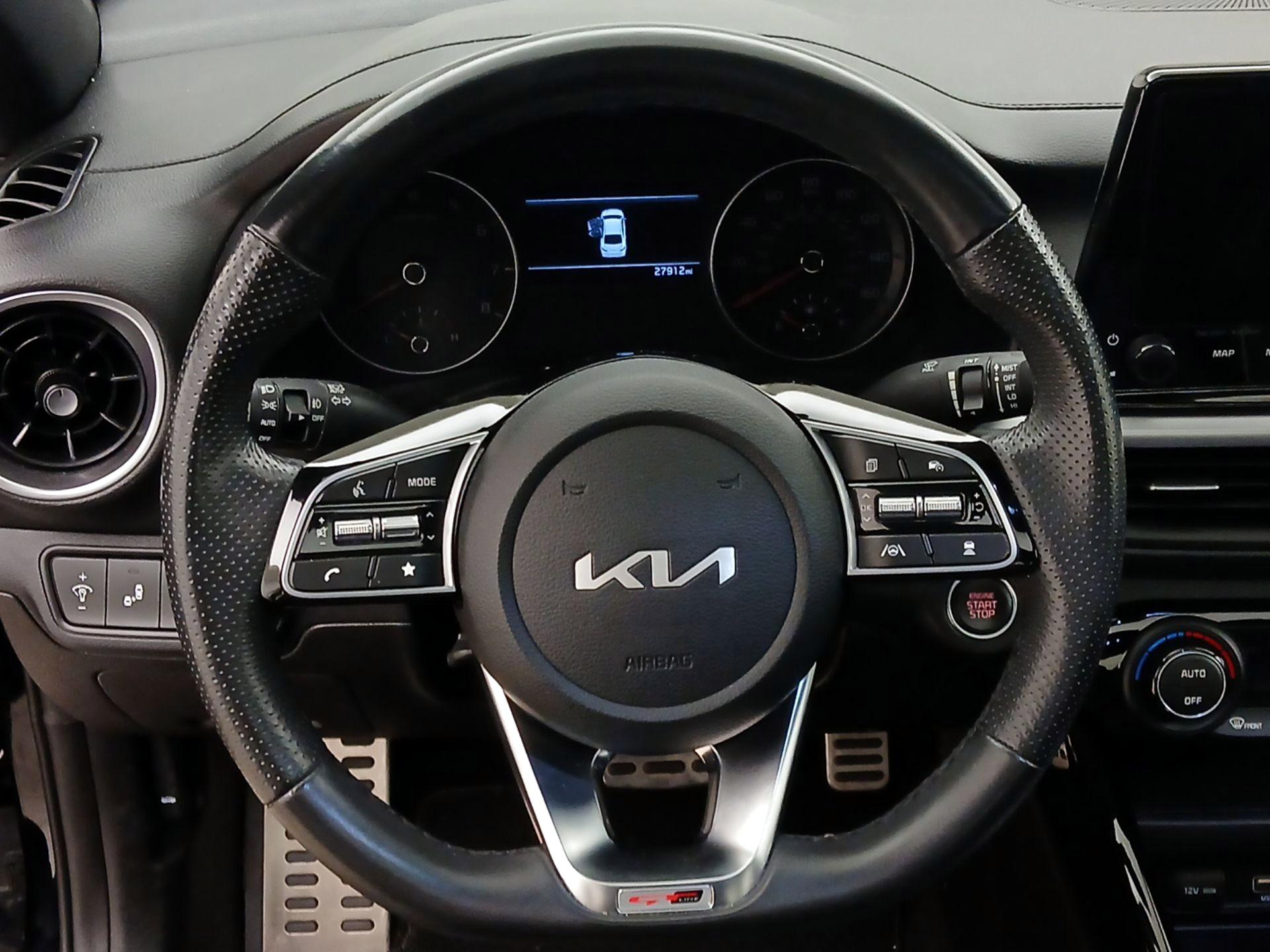 Thumbnail: 2023 Kia Forte - 10
