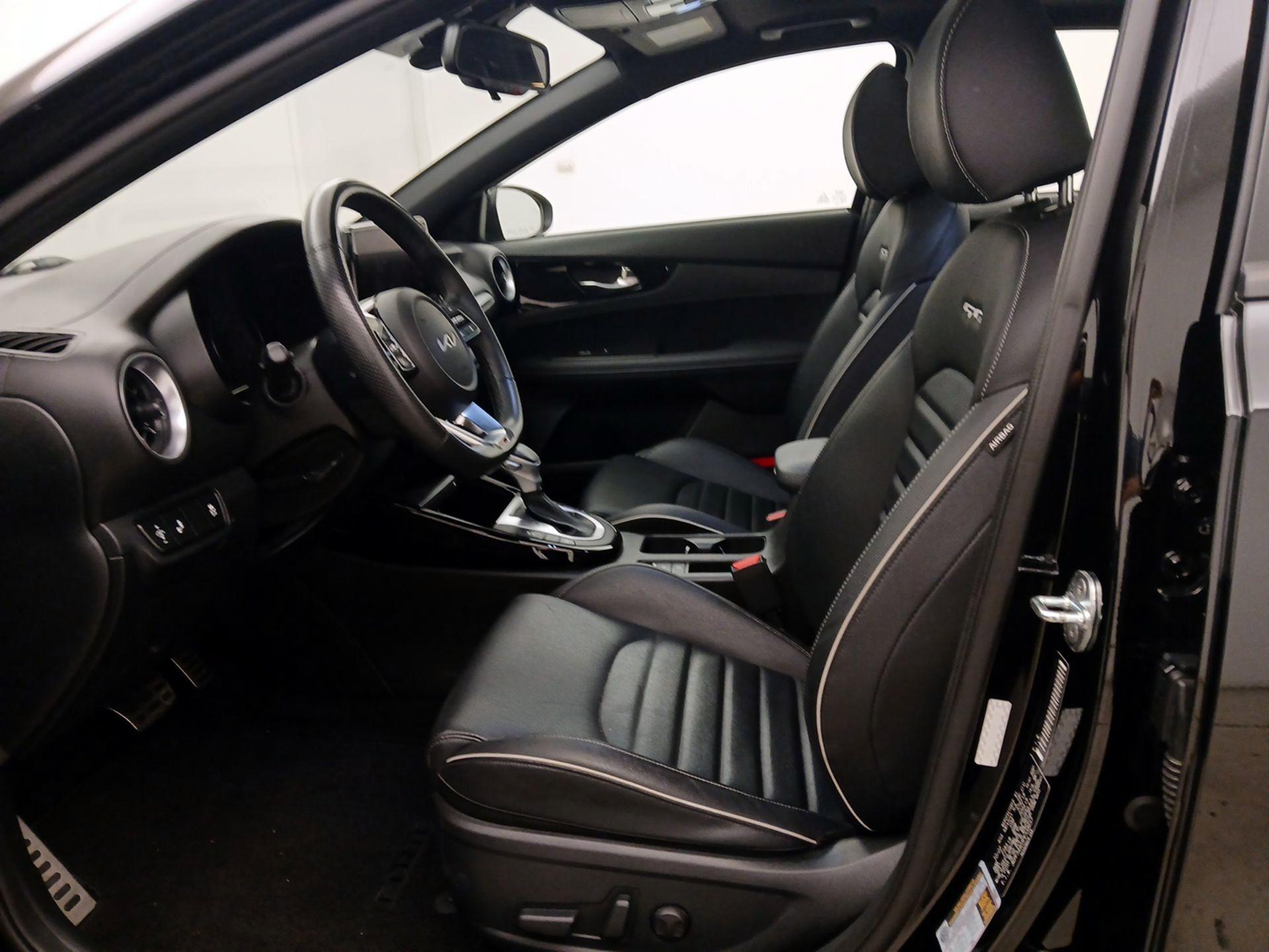 Thumbnail: 2023 Kia Forte - 11