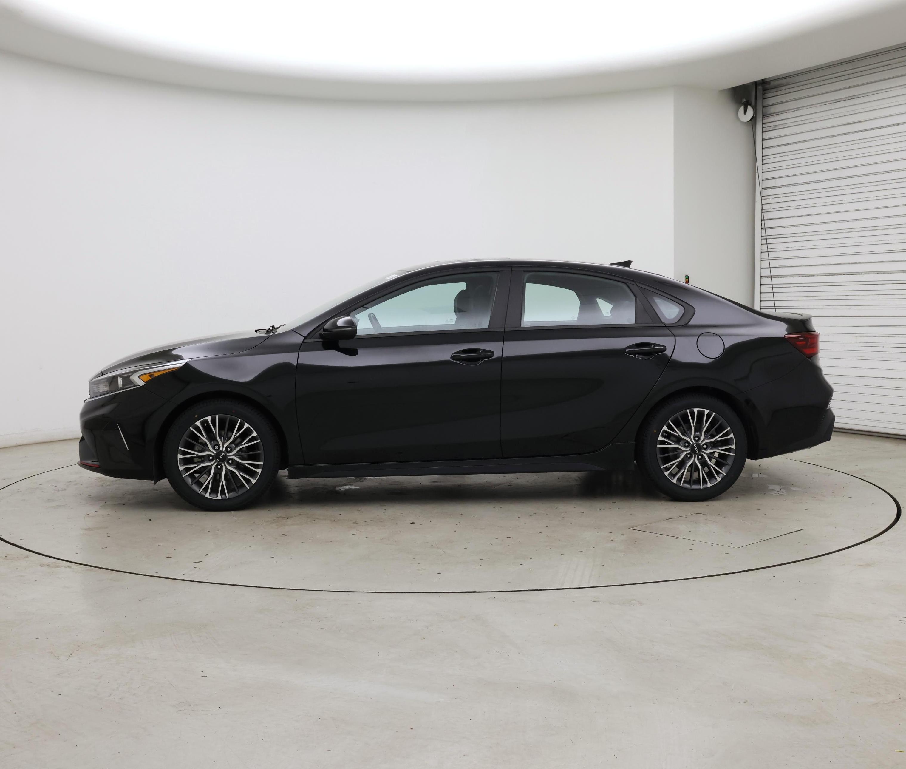 Thumbnail: 2023 Kia Forte - 3
