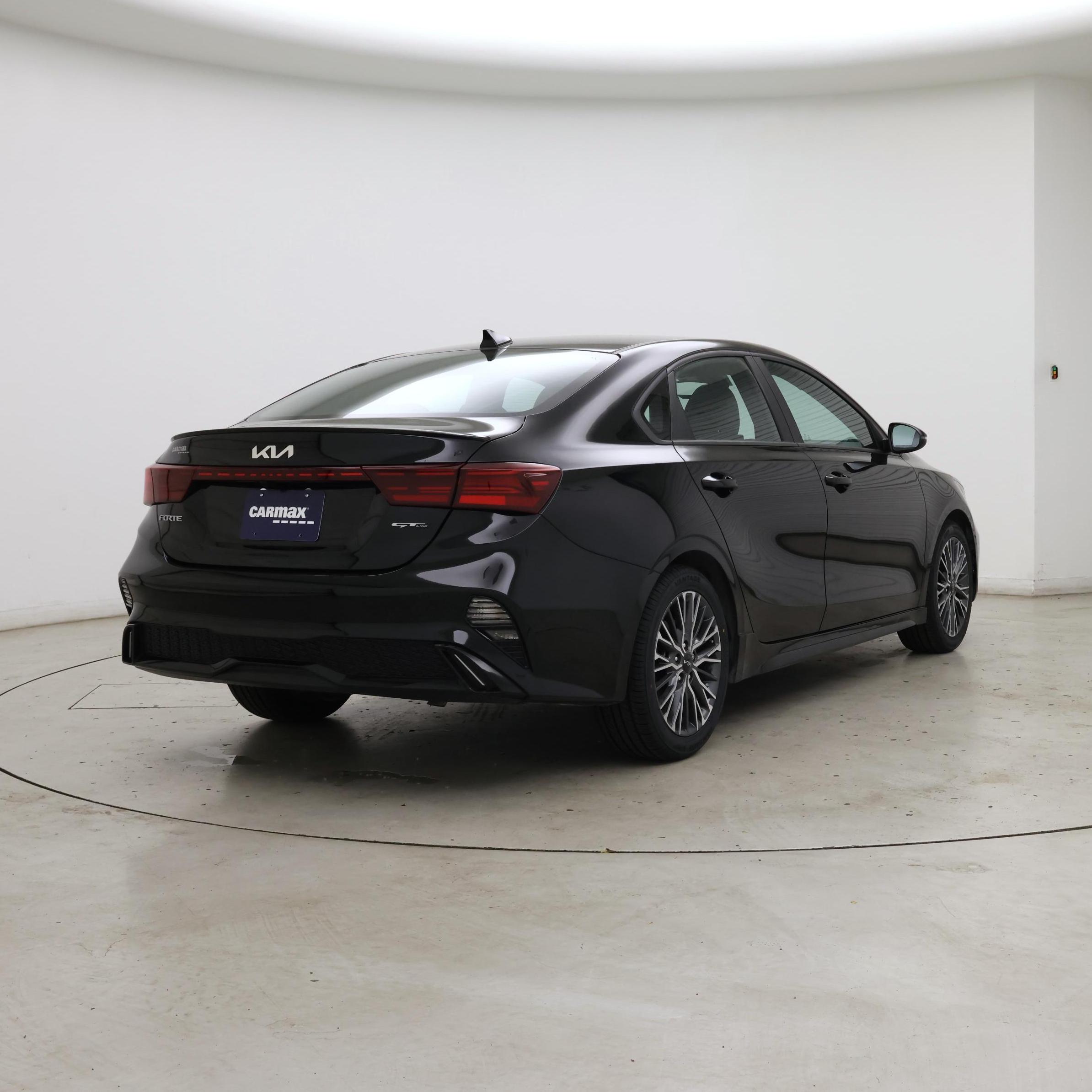 Thumbnail: 2023 Kia Forte - 8