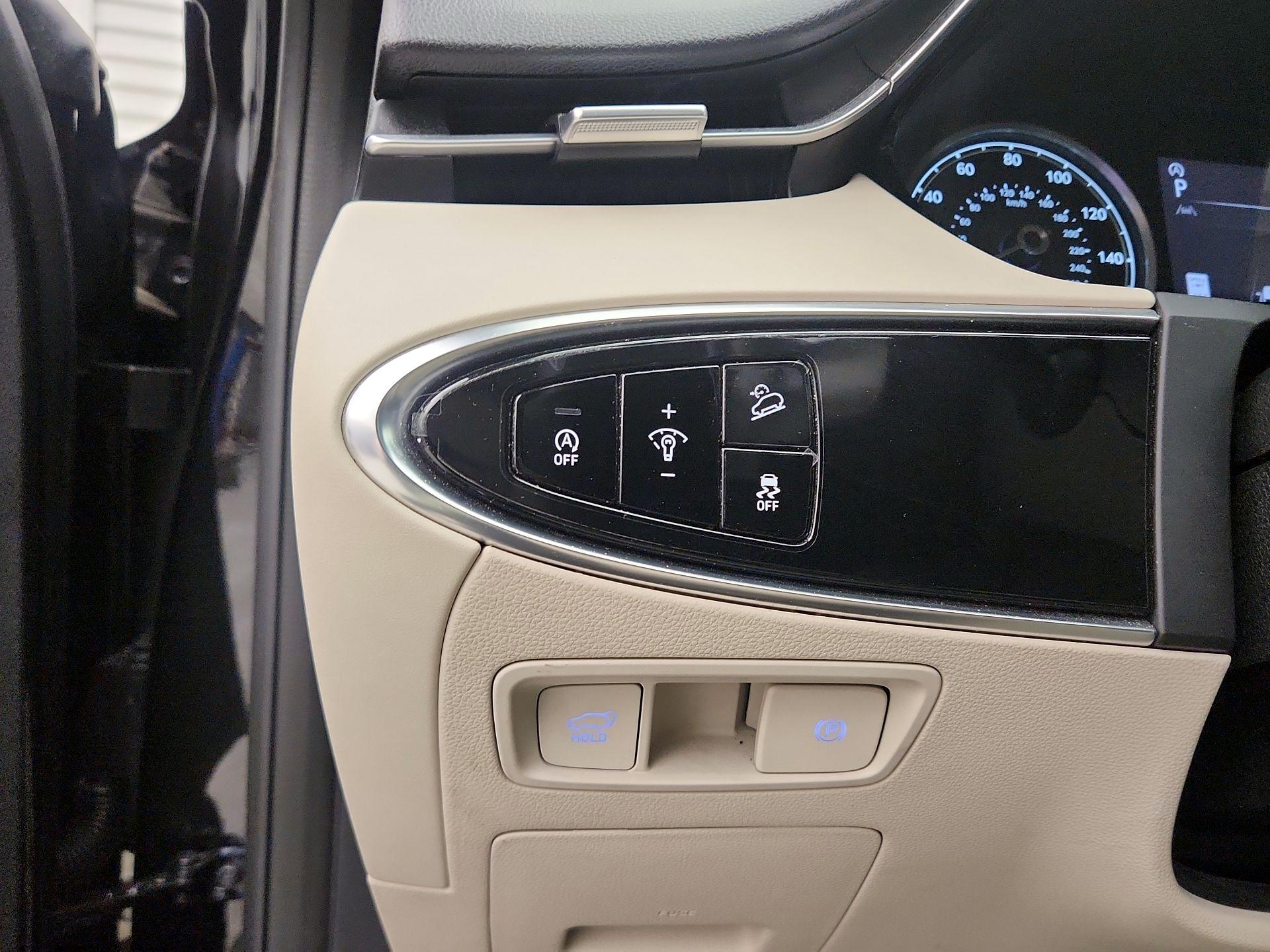 Thumbnail: 2023 Genesis GV70 - 13