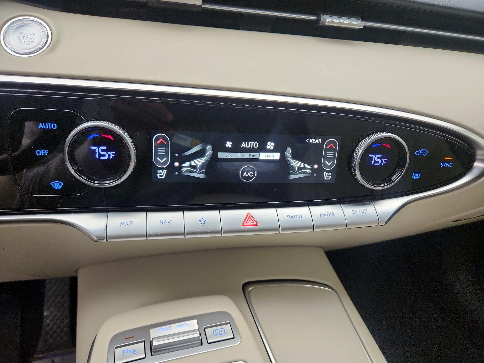 Thumbnail: 2023 Genesis GV70 - 17