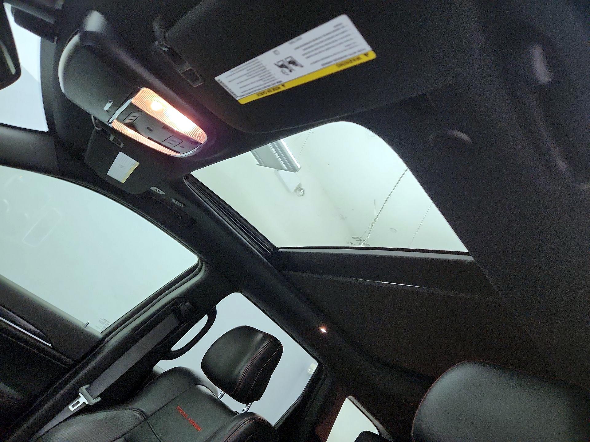 Thumbnail: 2021 Jeep Grand Cherokee - 20
