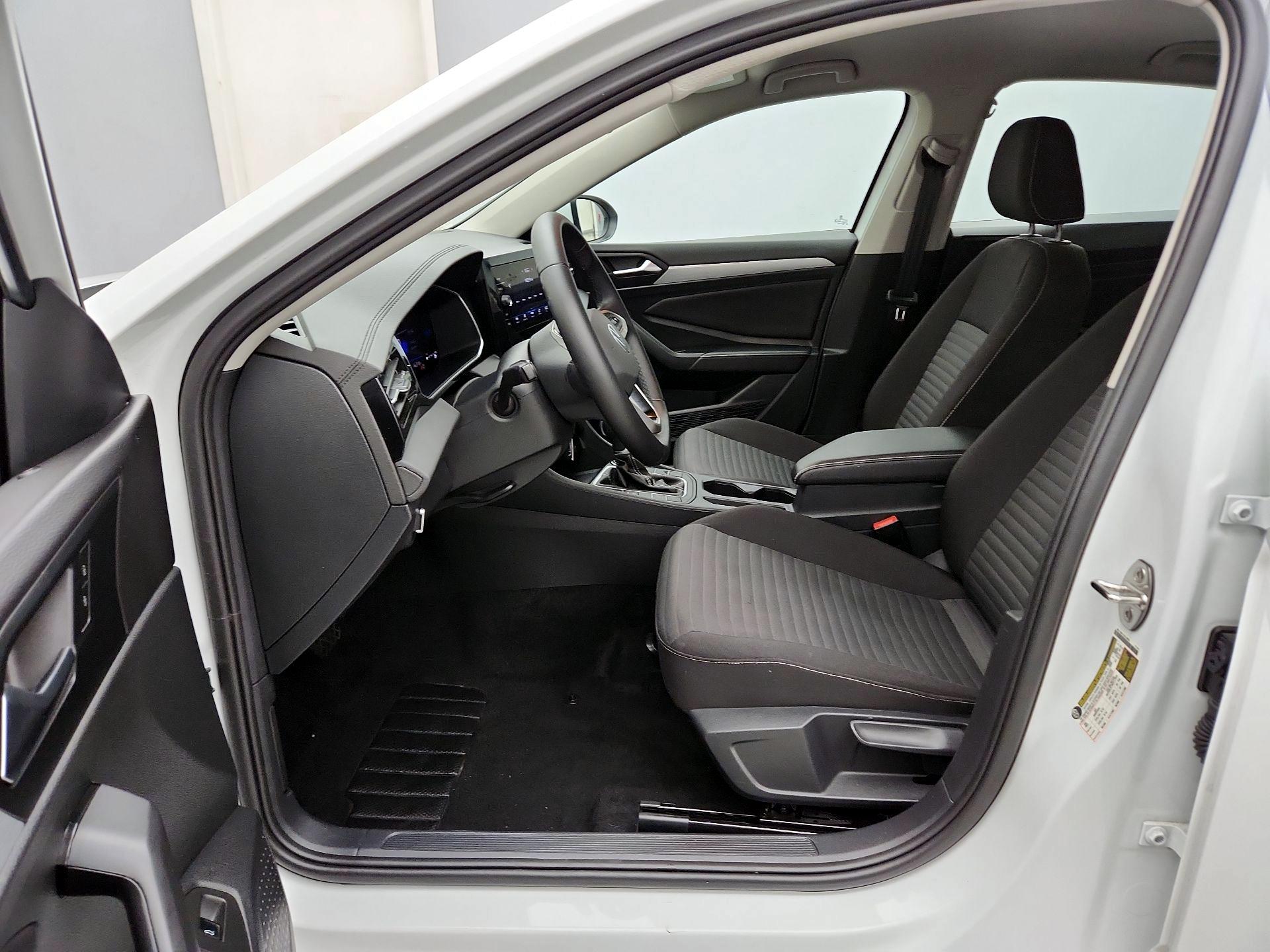 Thumbnail: 2025 Volkswagen Jetta - 11