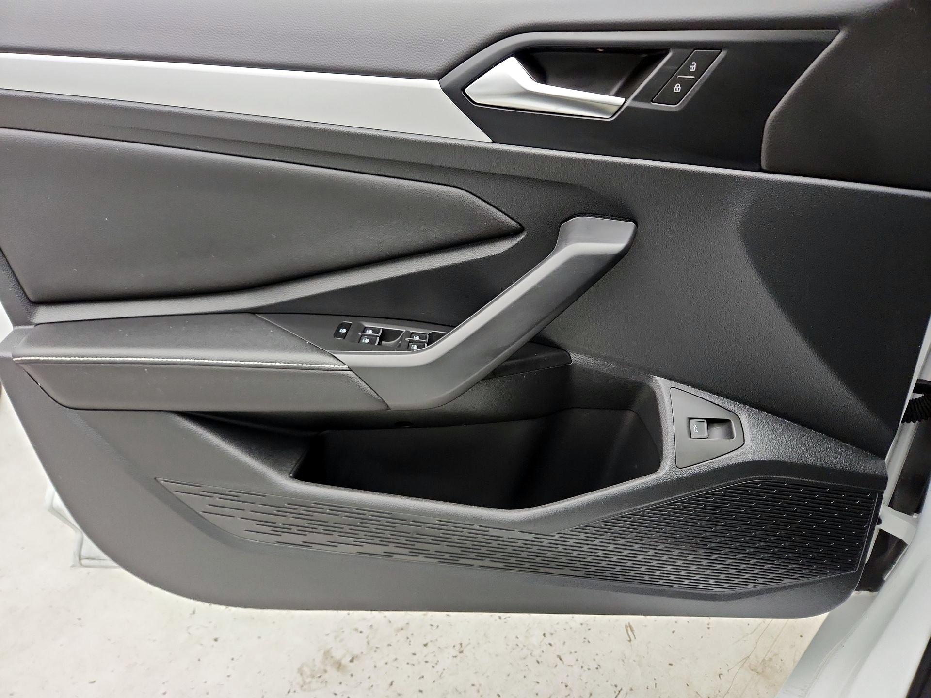 Thumbnail: 2025 Volkswagen Jetta - 12