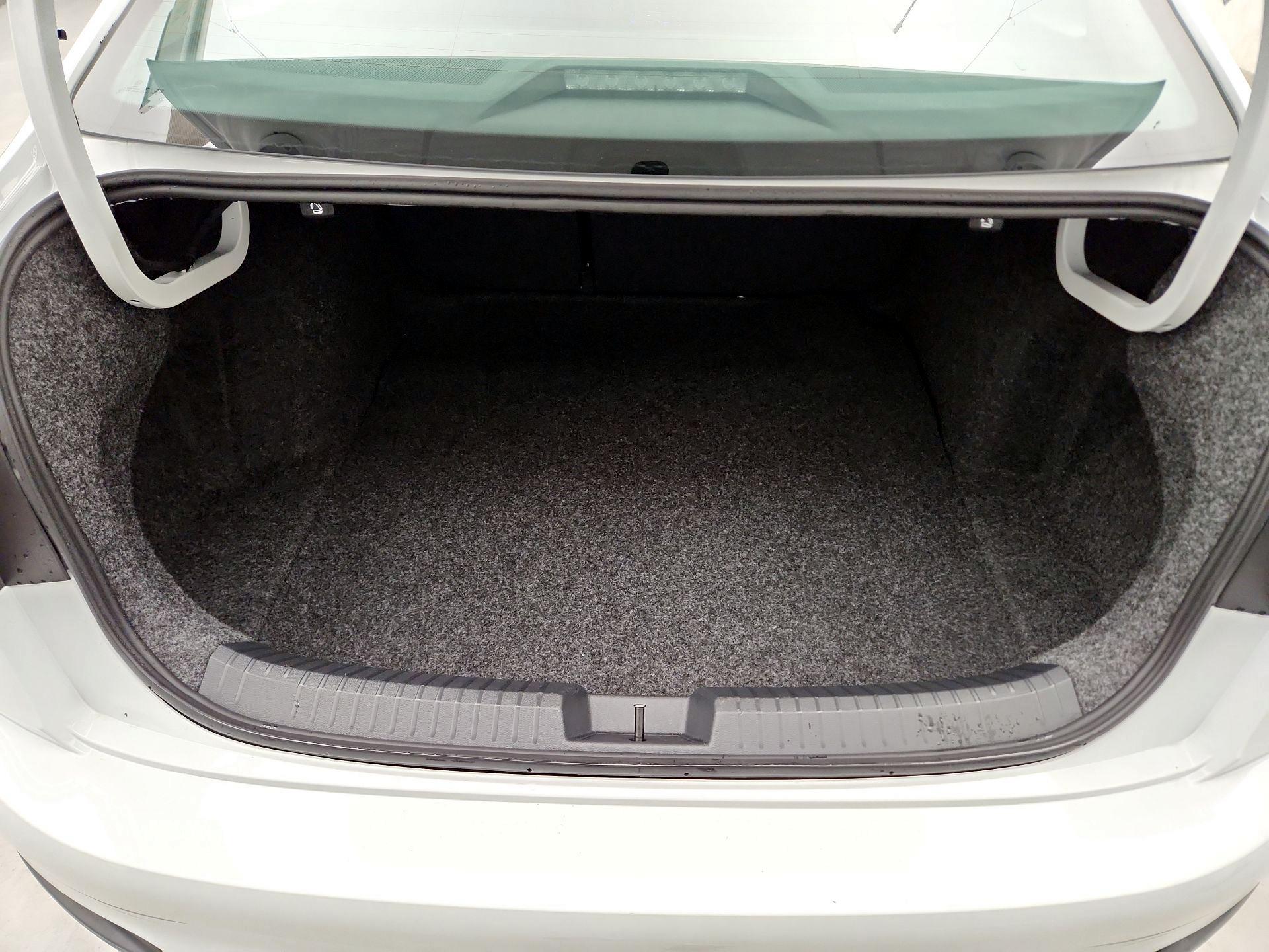 Thumbnail: 2025 Volkswagen Jetta - 20