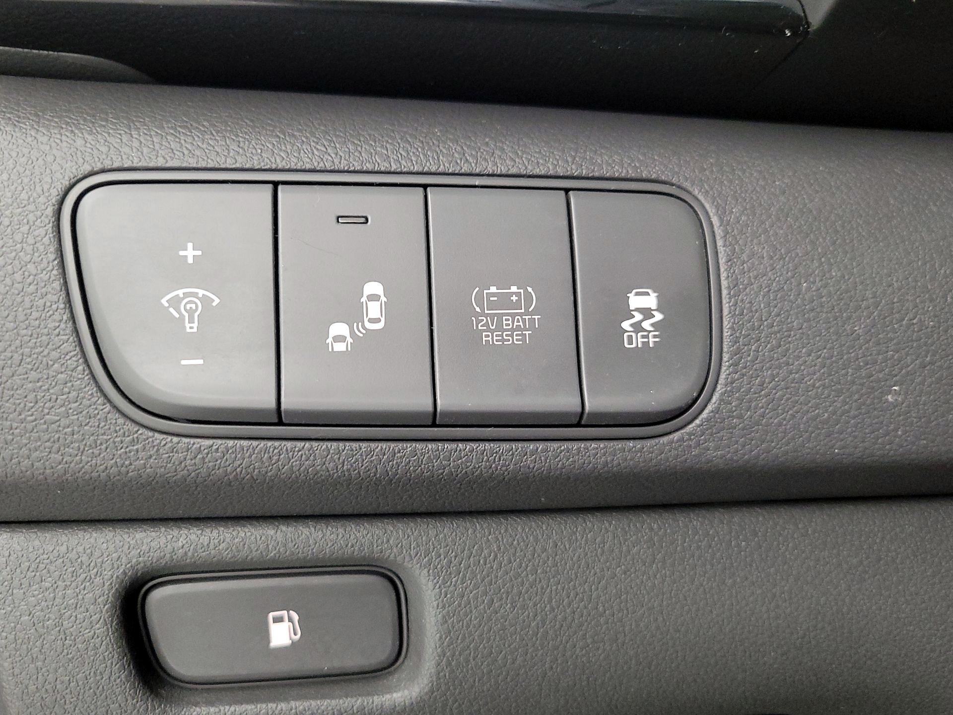 Thumbnail: 2018 Kia Niro - 13