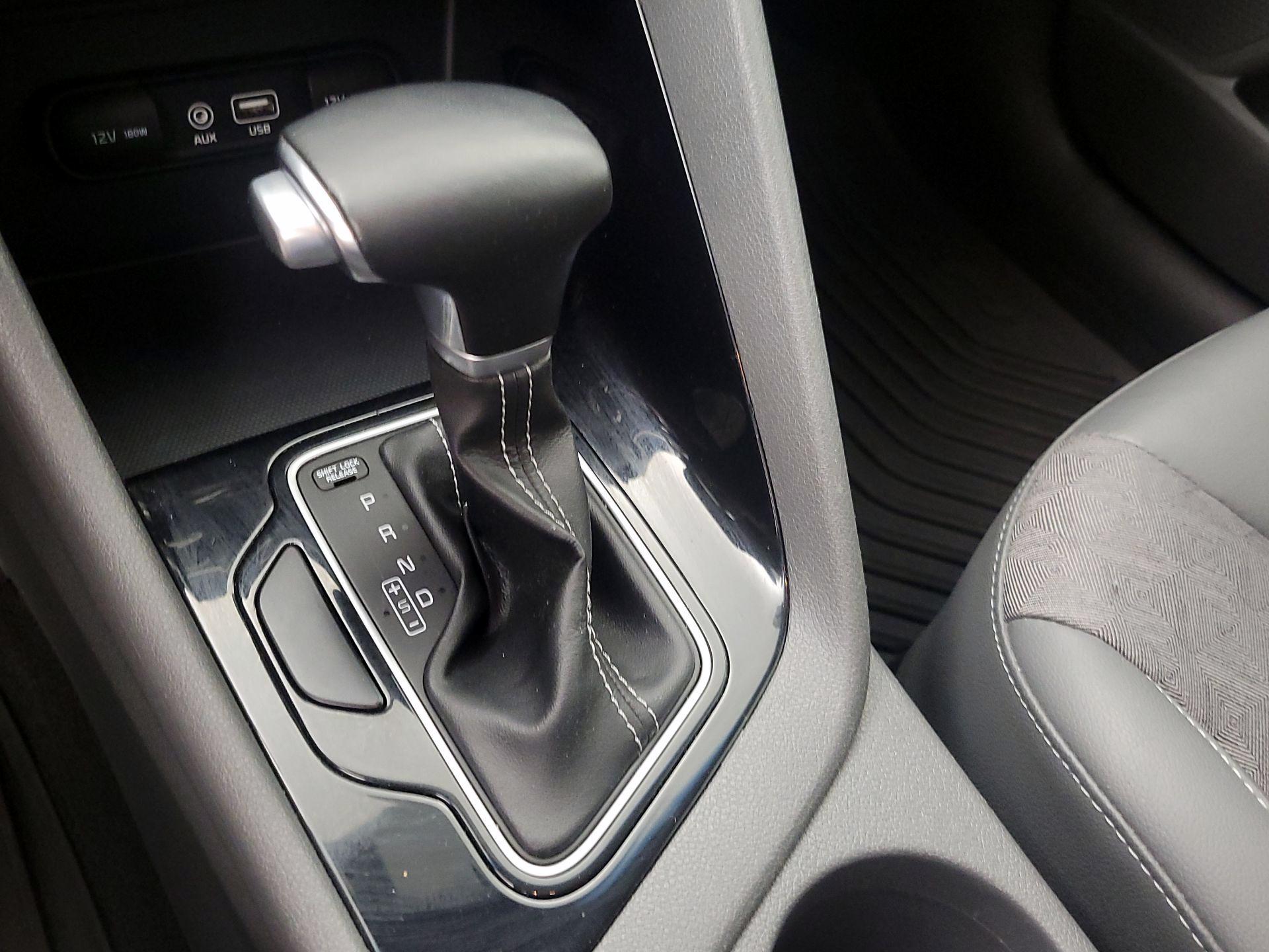 Thumbnail: 2018 Kia Niro - 17