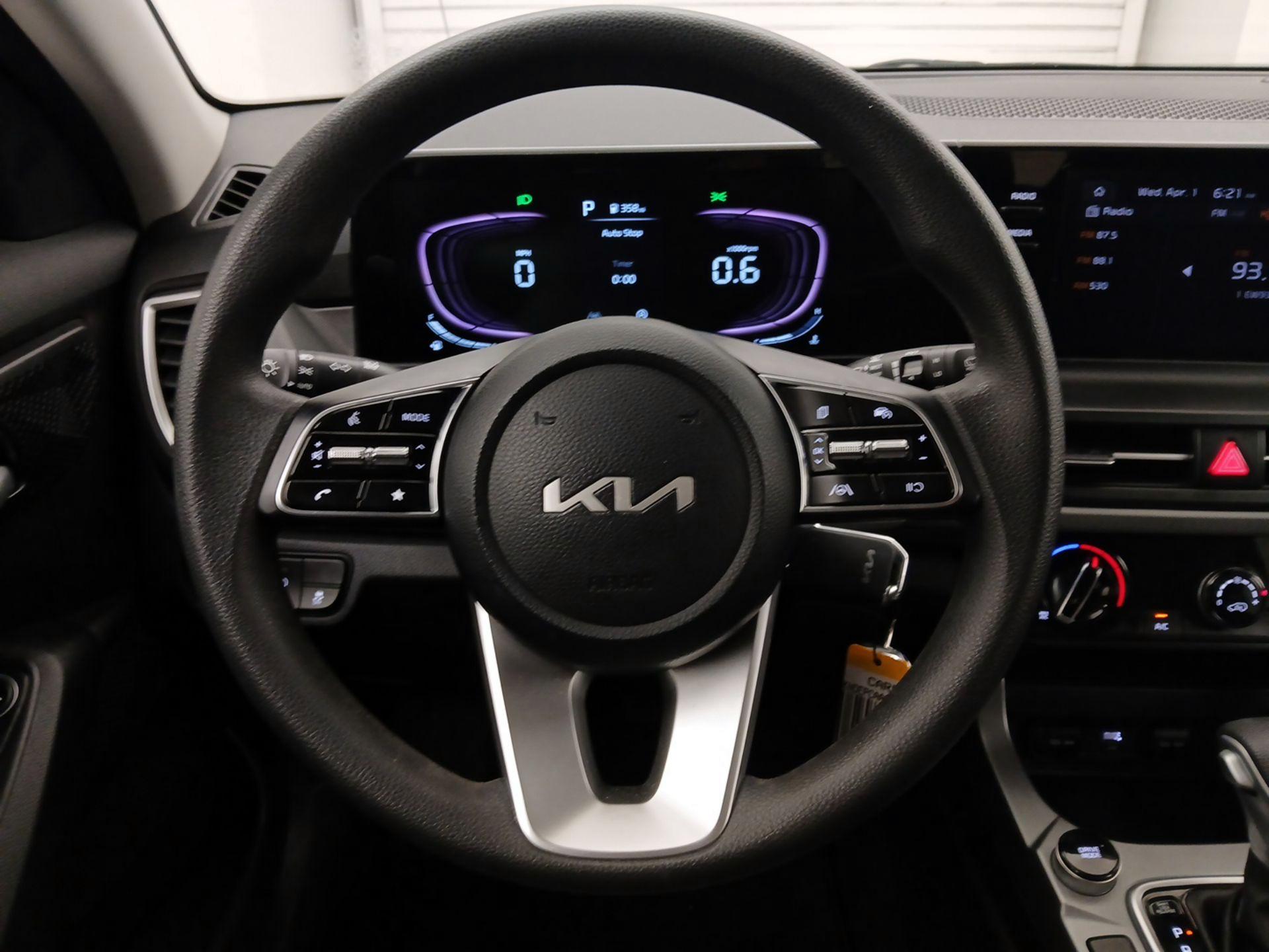 Thumbnail: 2024 Kia Seltos - 10