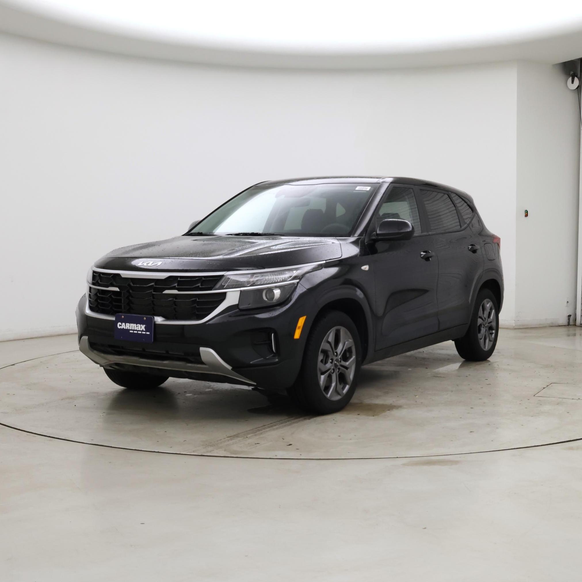 Thumbnail: 2024 Kia Seltos - 4