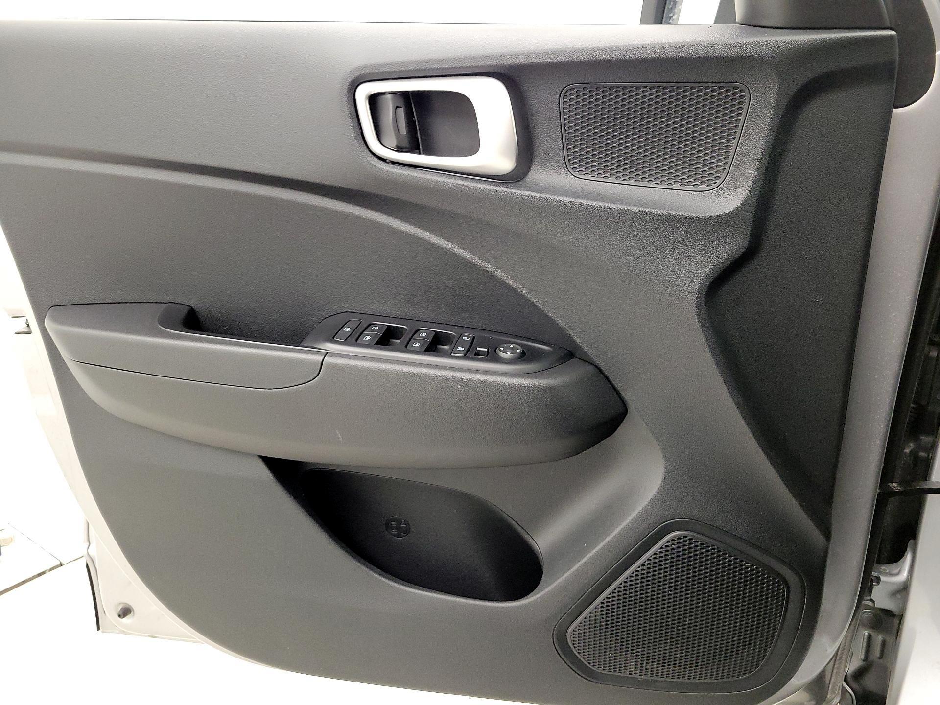 Thumbnail: 2023 Hyundai Venue - 12