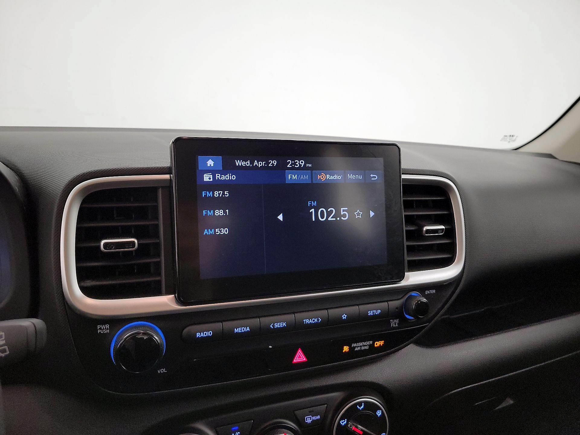 Thumbnail: 2023 Hyundai Venue - 15