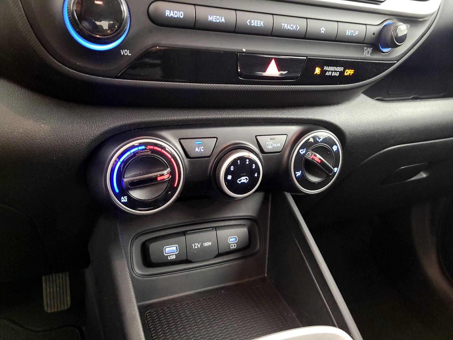 Thumbnail: 2023 Hyundai Venue - 16