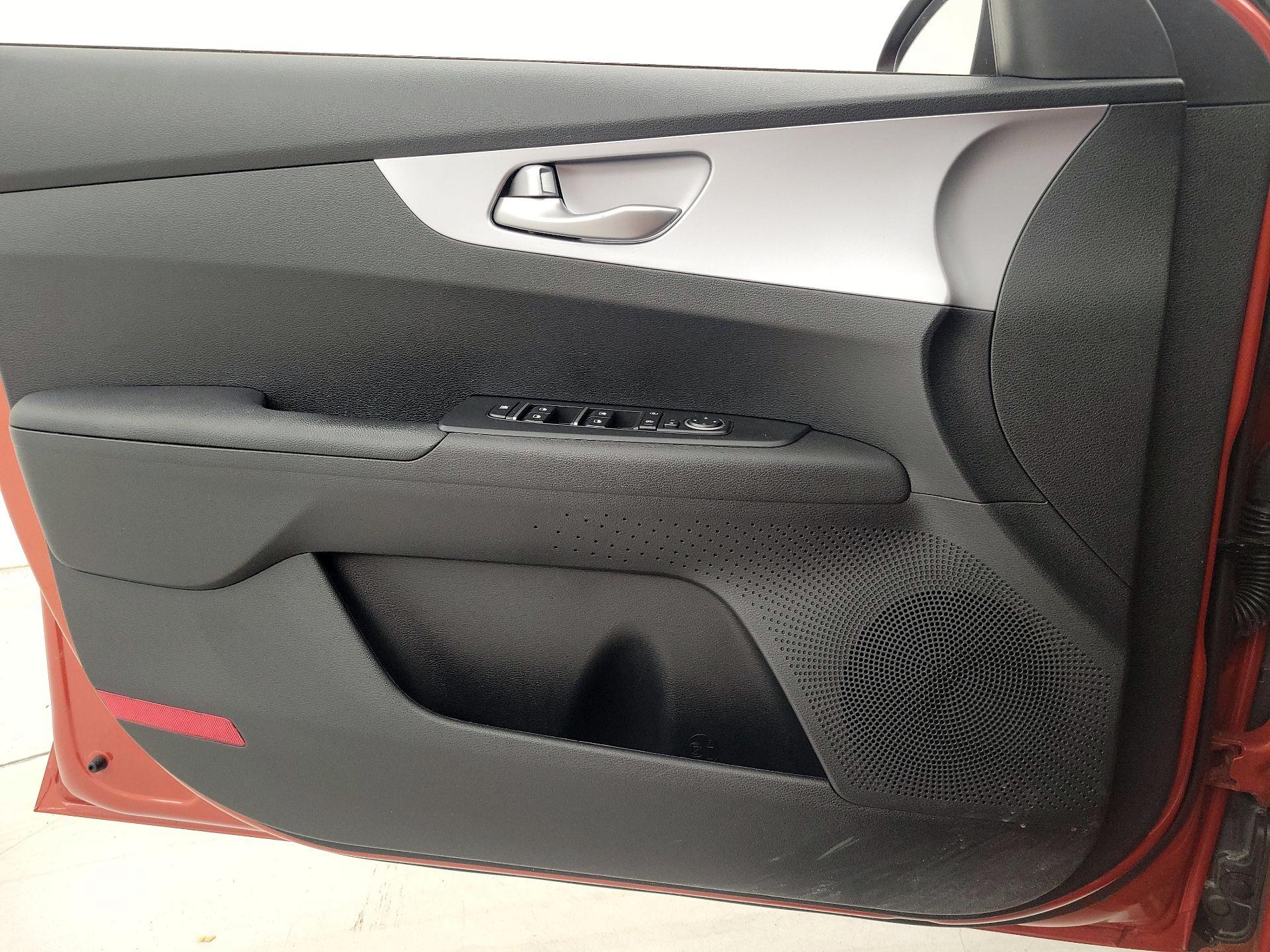 Thumbnail: 2023 Kia Forte - 12