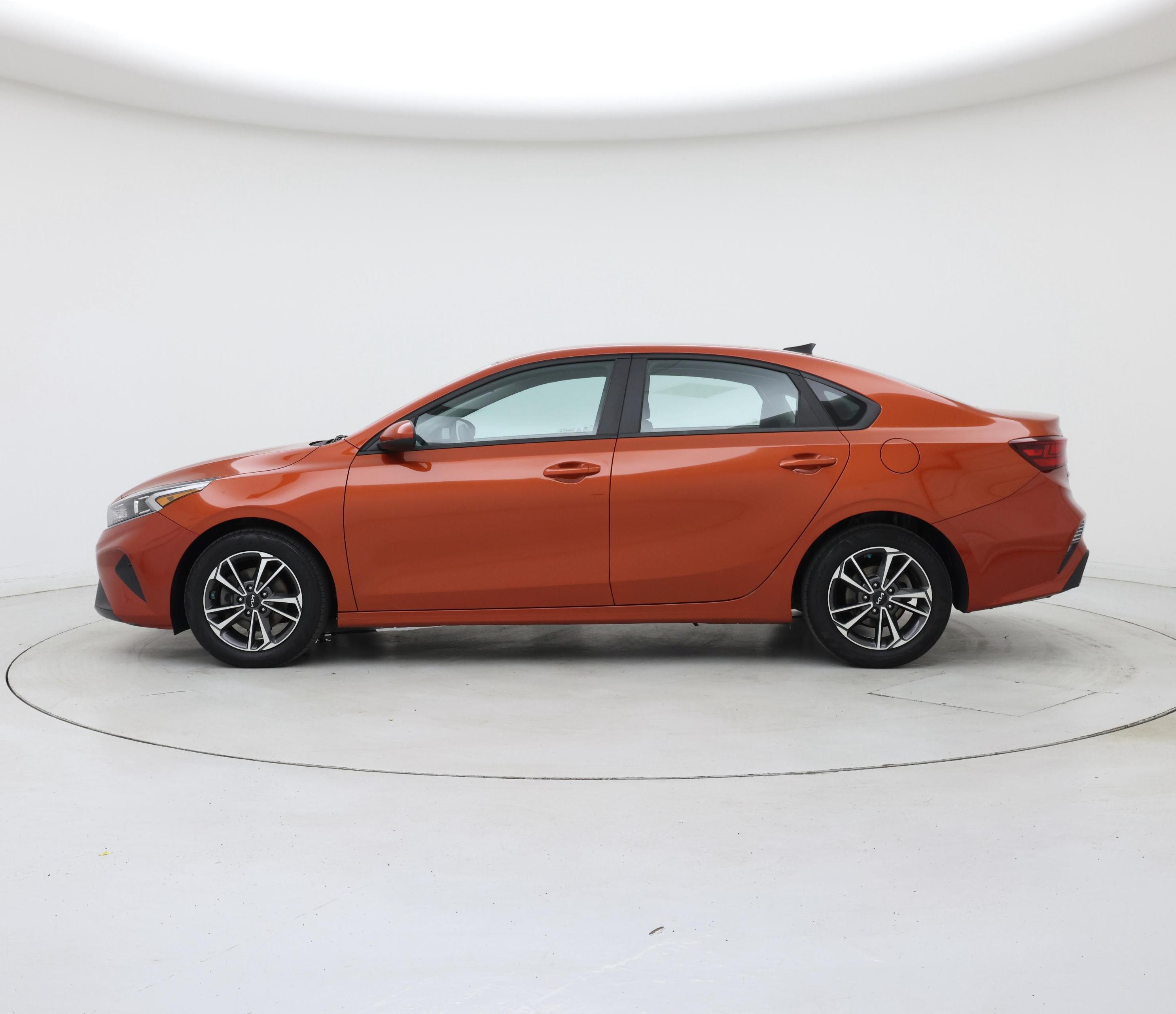 Thumbnail: 2023 Kia Forte - 3