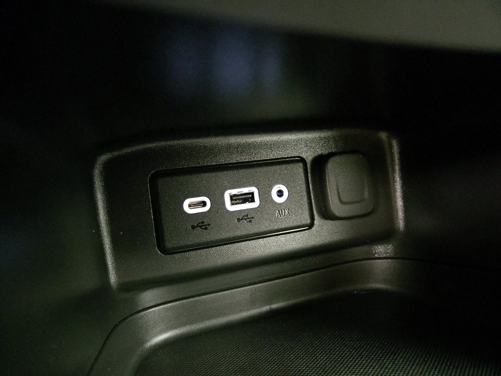 Thumbnail: 2023 Chevrolet Equinox - 18