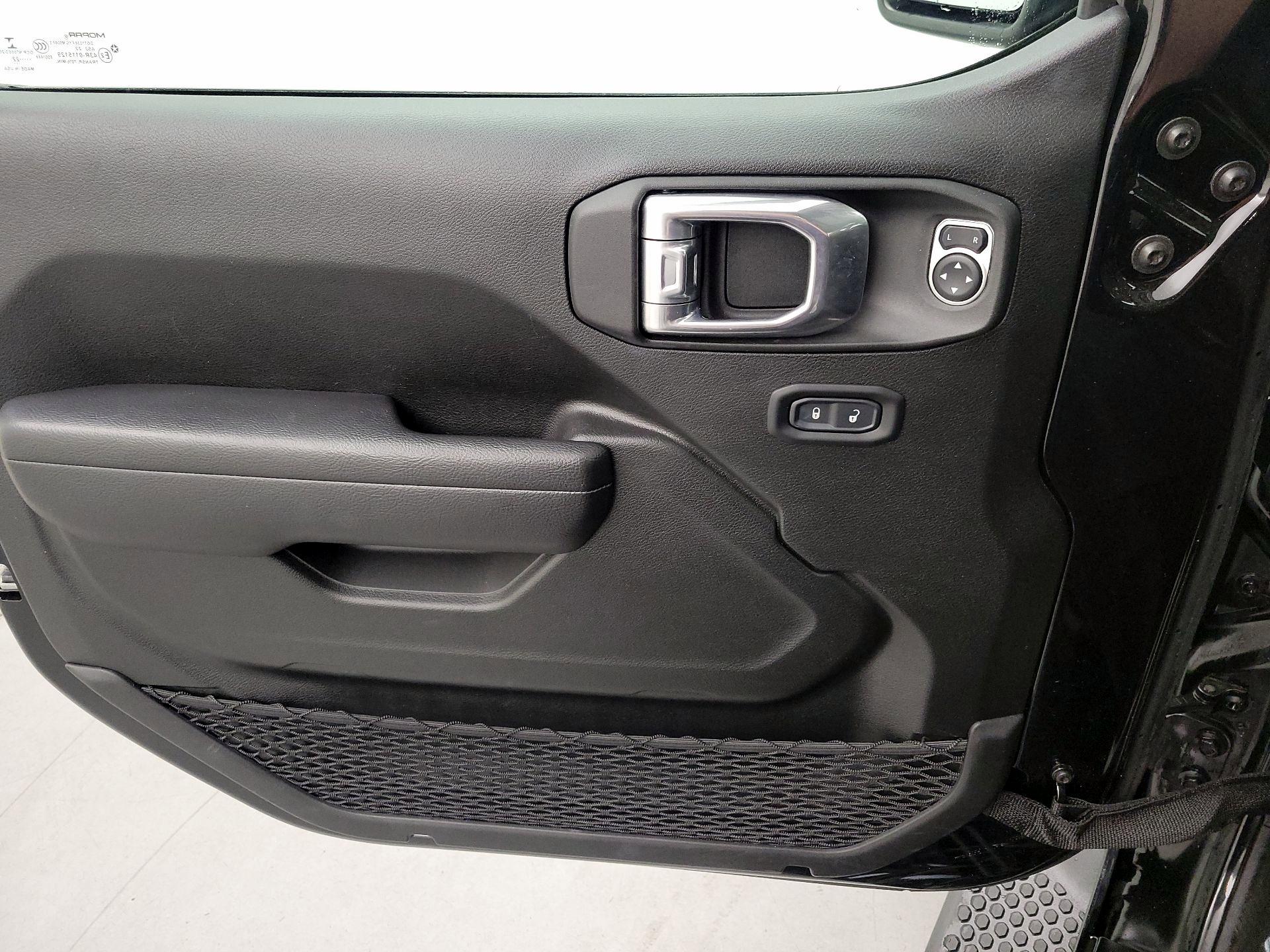 Thumbnail: 2022 Jeep Wrangler - 12