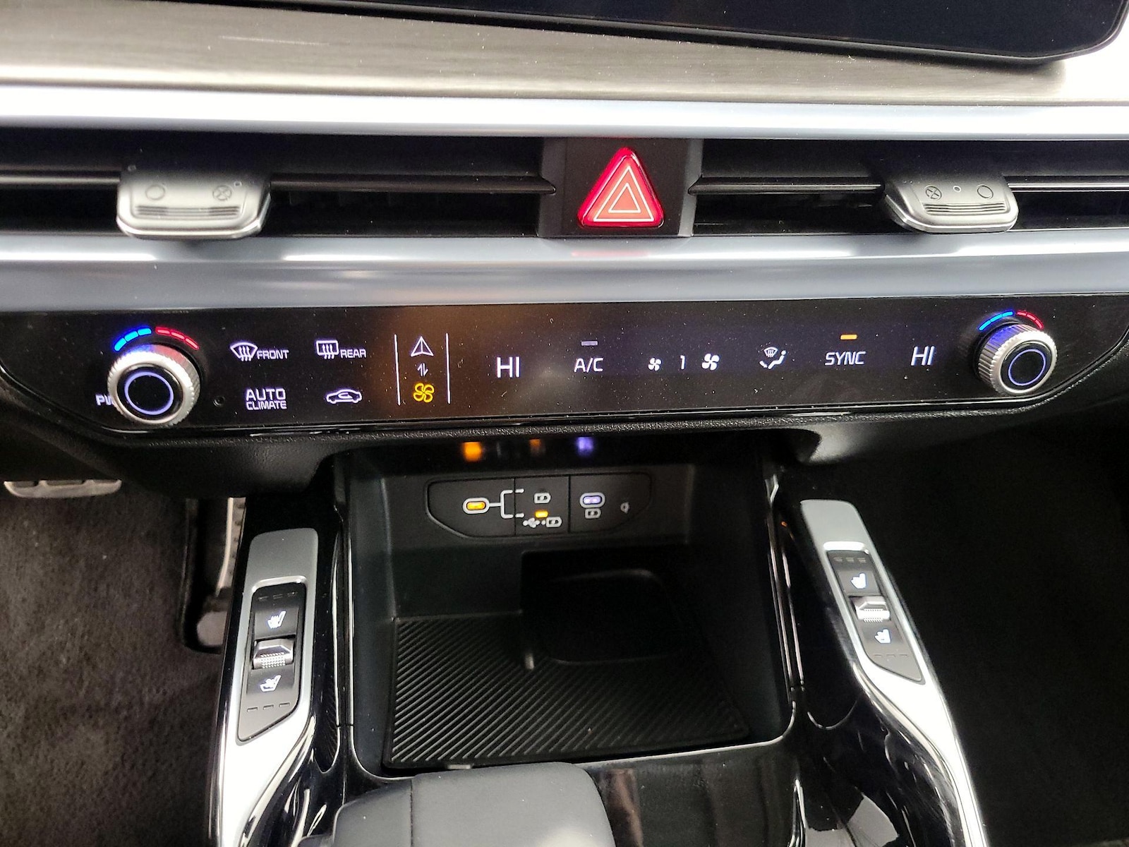 2024 Kia Sorento X-Line SX - Photo 16