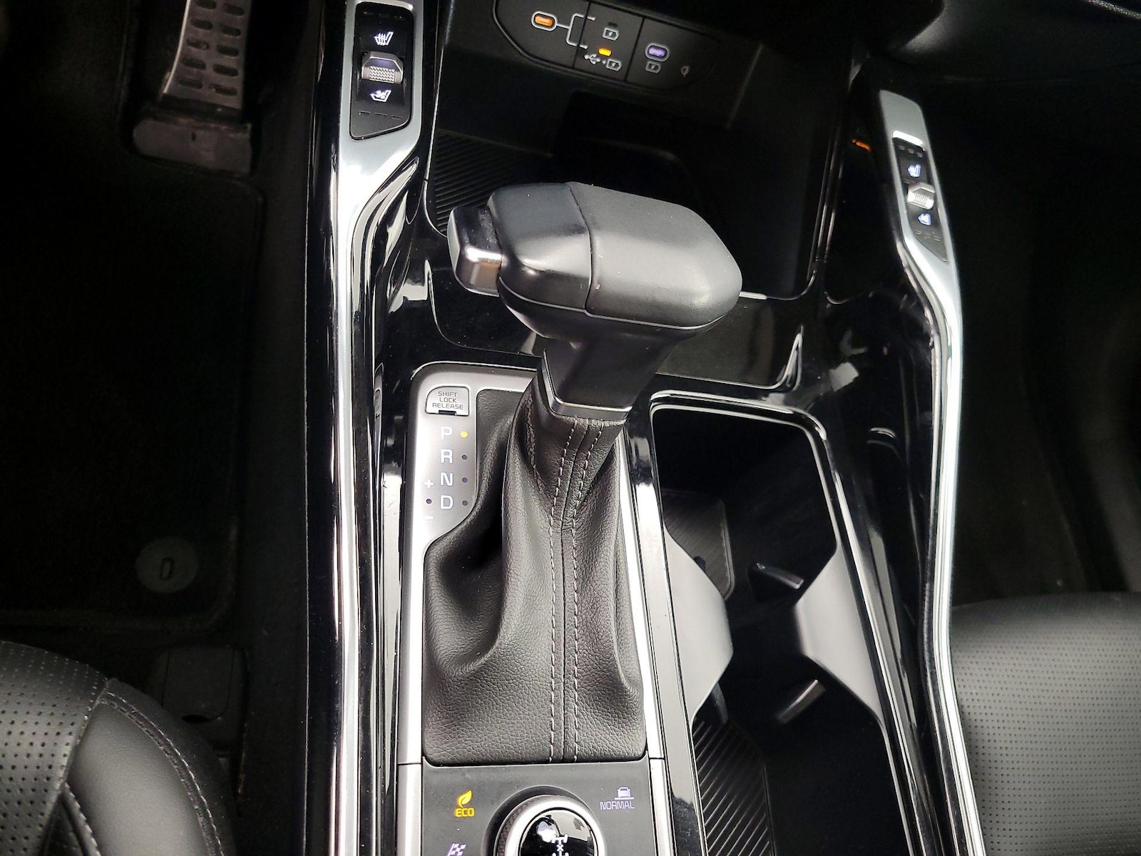 2024 Kia Sorento X-Line SX - Photo 17