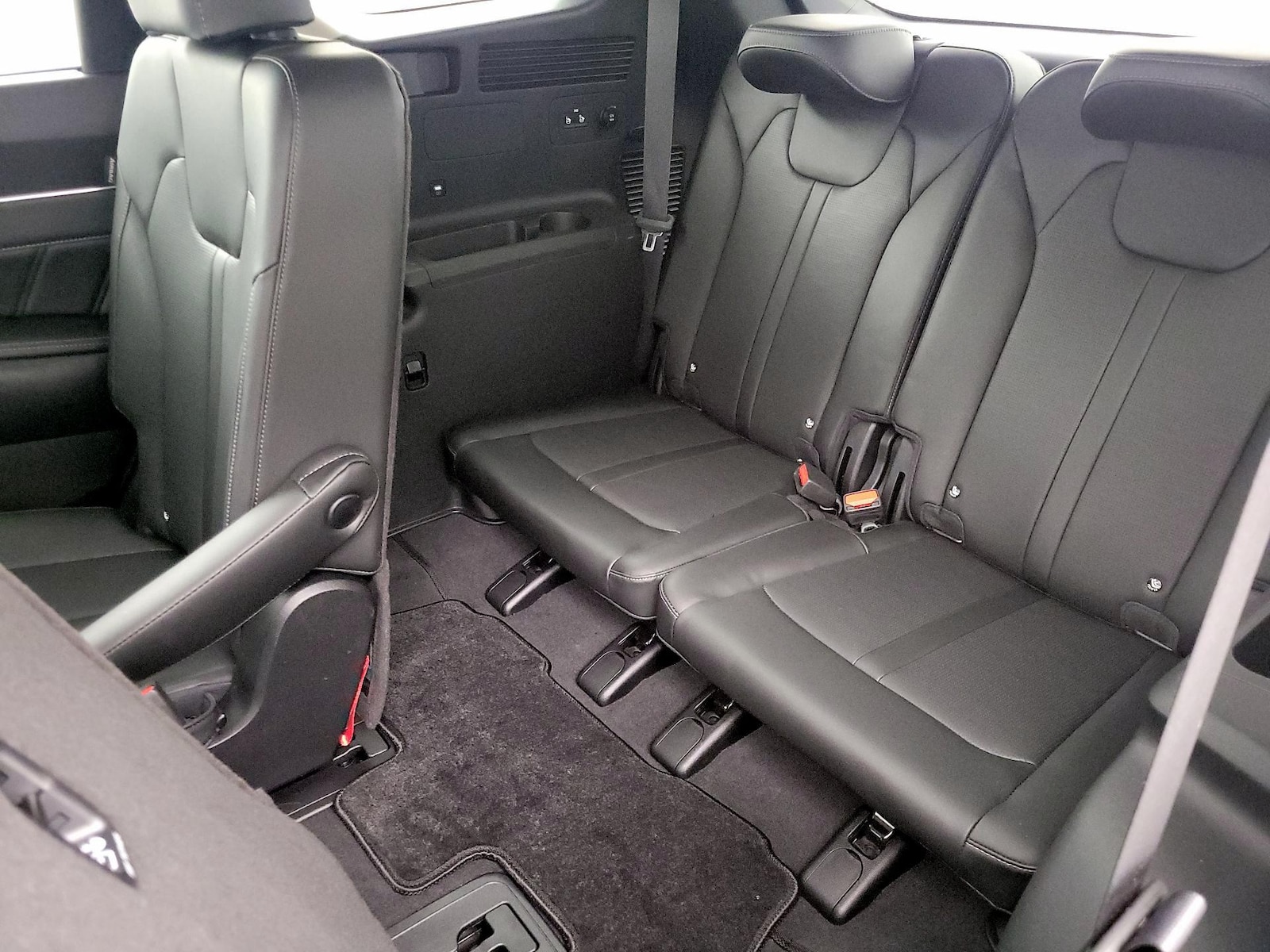 2024 Kia Sorento X-Line SX - Photo 21