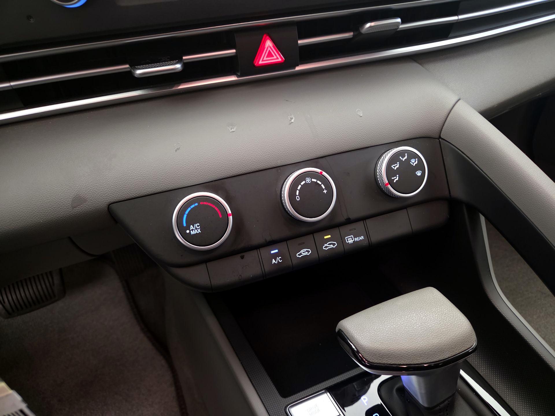 Thumbnail: 2023 Hyundai Elantra - 16