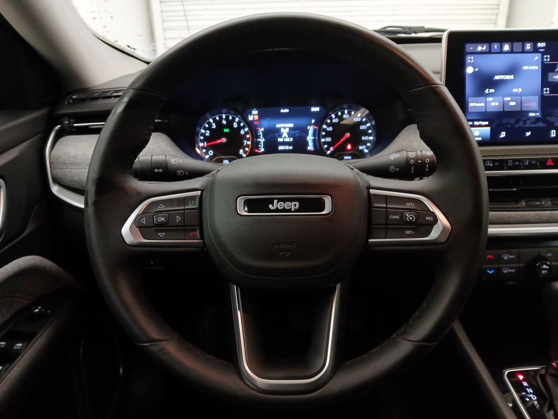 Thumbnail: 2022 Jeep Compass - 10