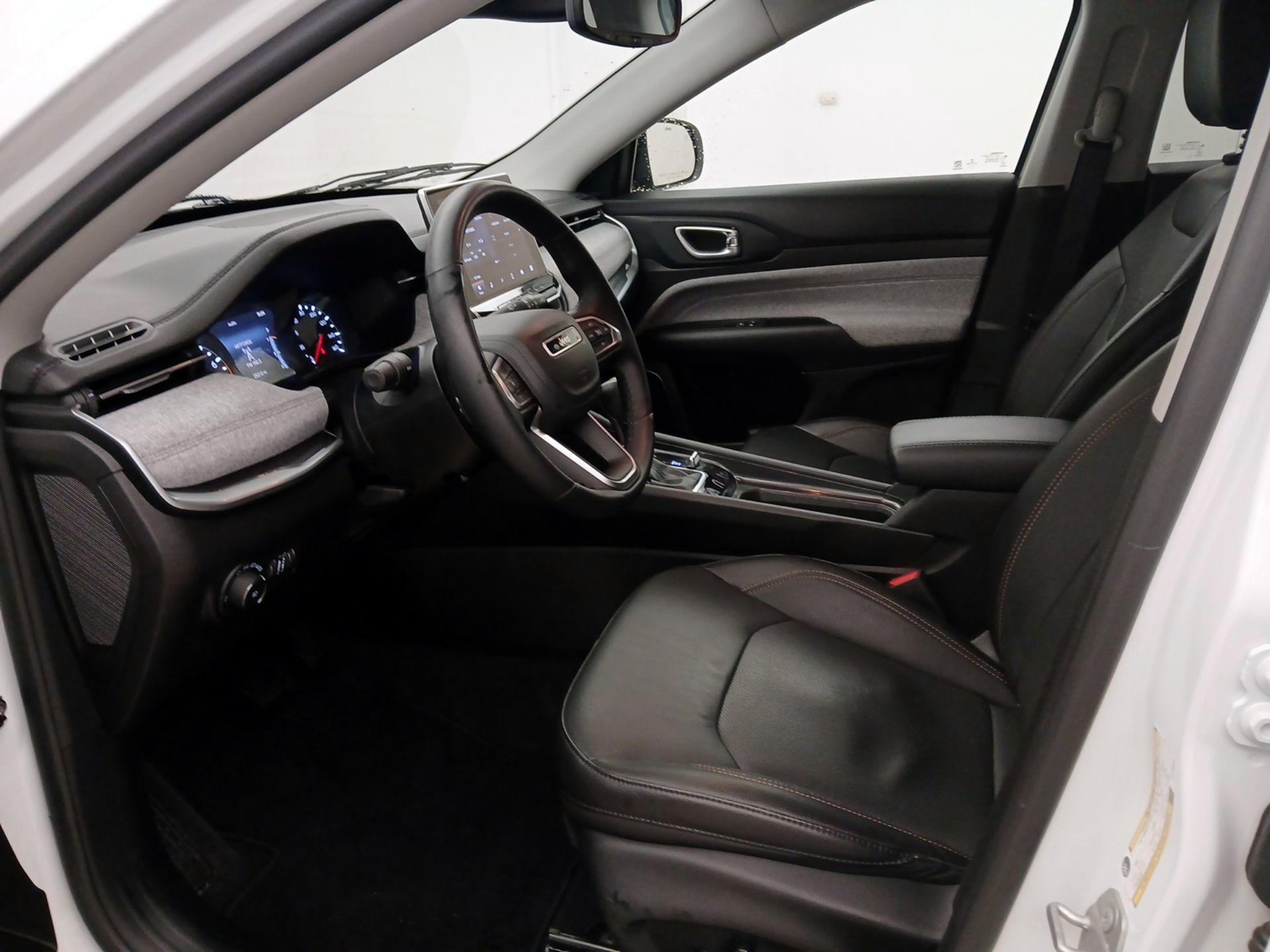 Thumbnail: 2022 Jeep Compass - 11