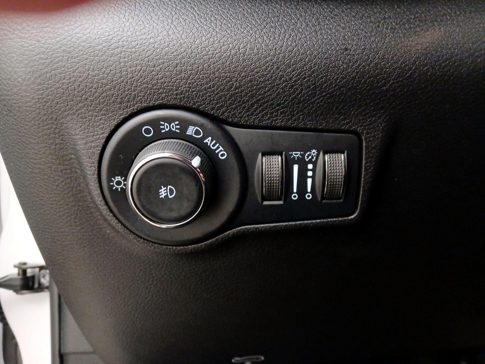 Thumbnail: 2022 Jeep Compass - 13