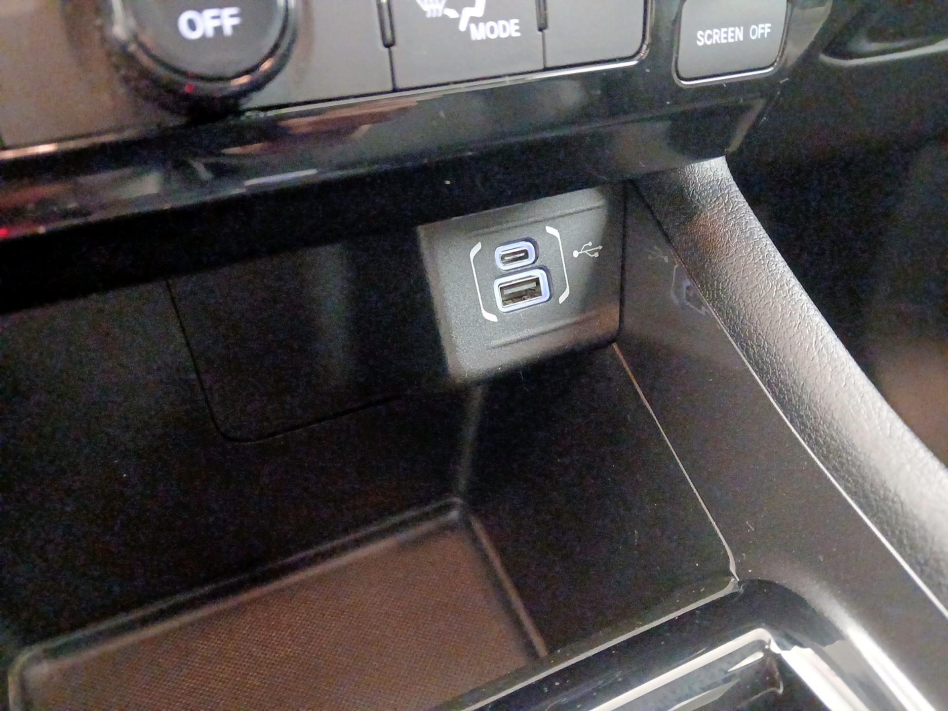 Thumbnail: 2022 Jeep Compass - 18