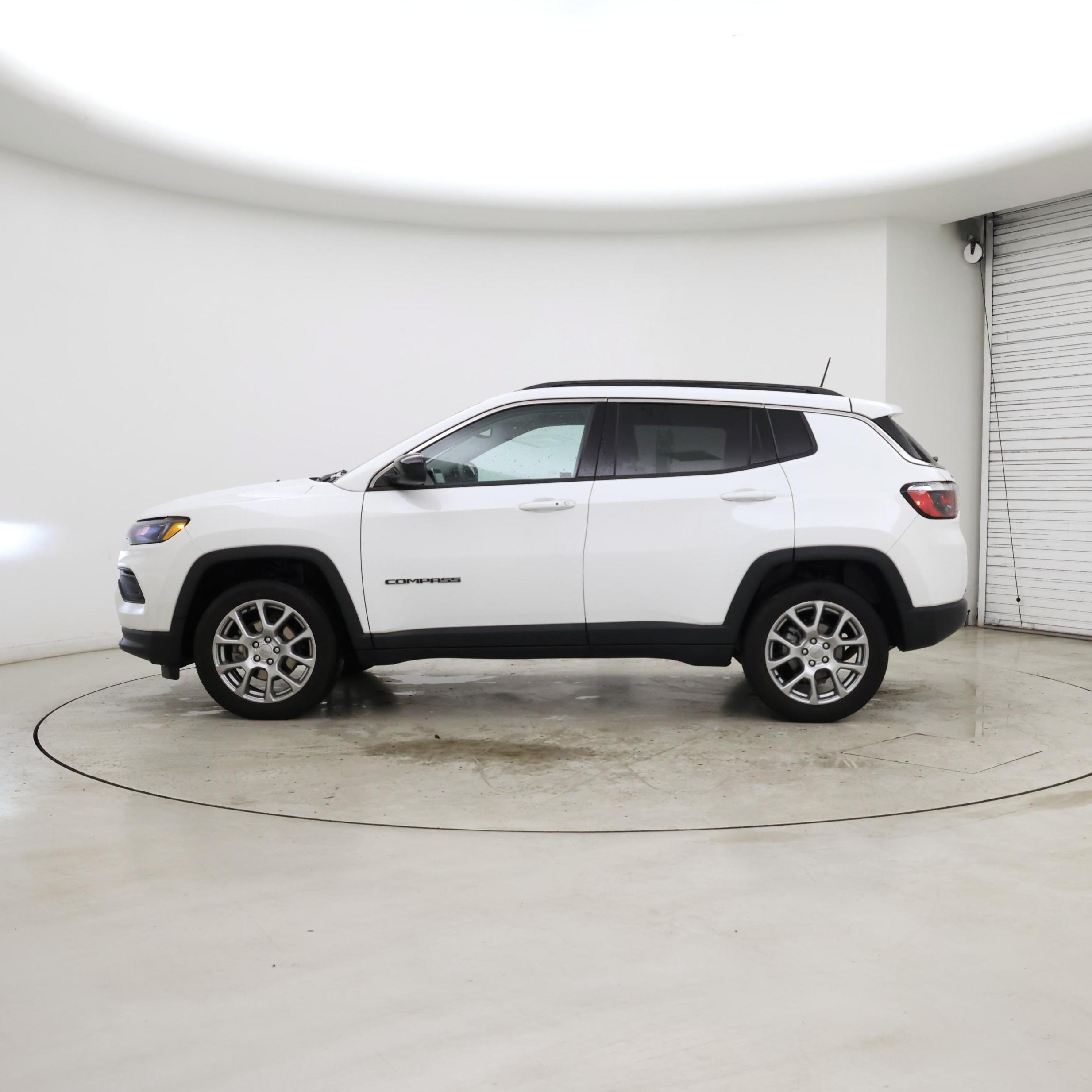 Thumbnail: 2022 Jeep Compass - 3