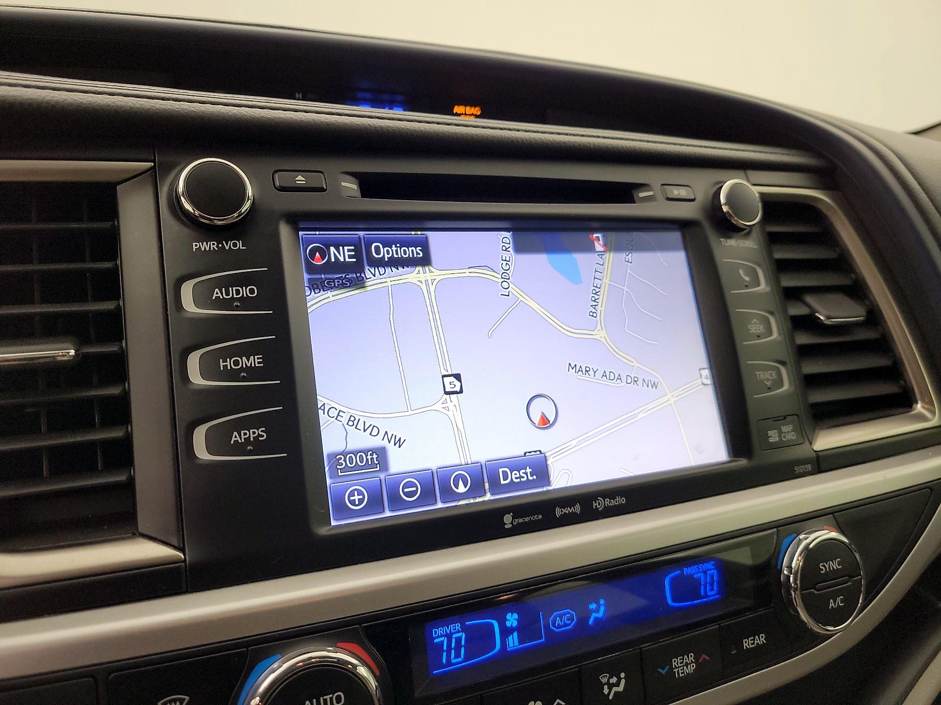 Thumbnail: 2016 Toyota Highlander - 14