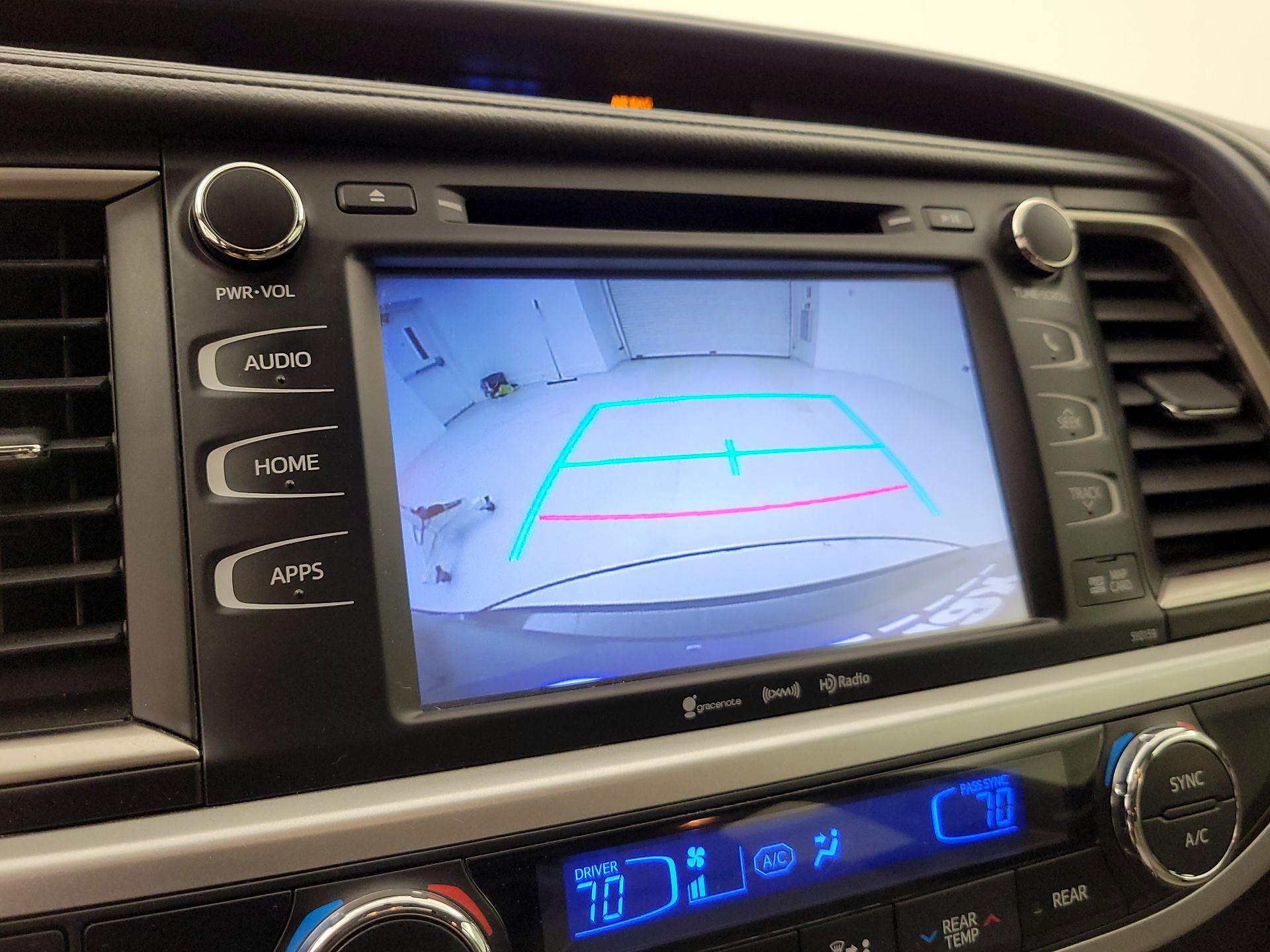 Thumbnail: 2016 Toyota Highlander - 15