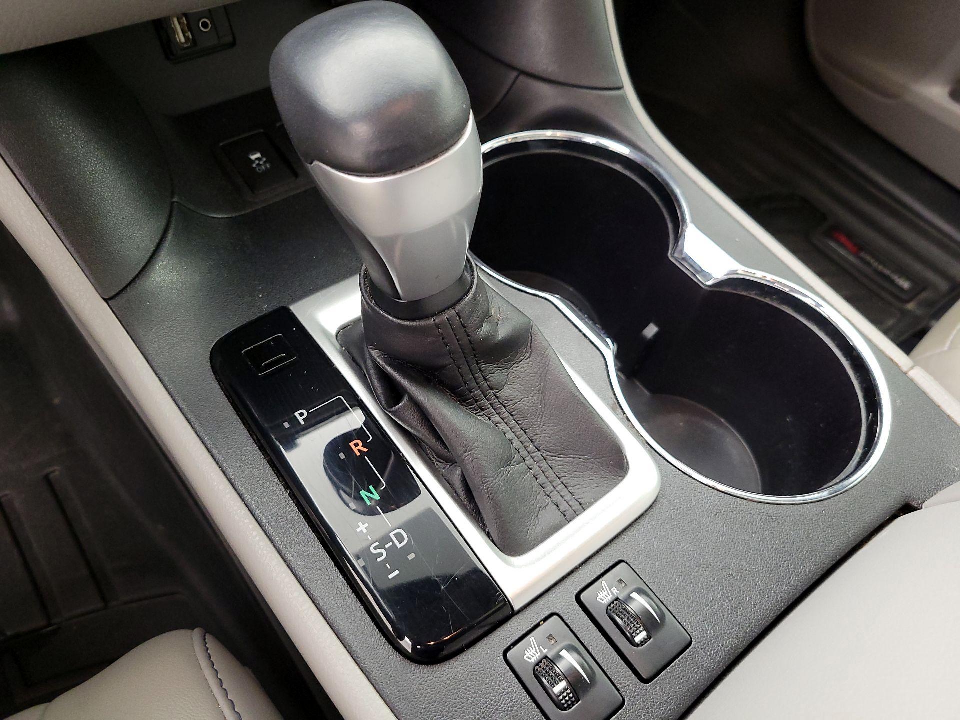 Thumbnail: 2016 Toyota Highlander - 18