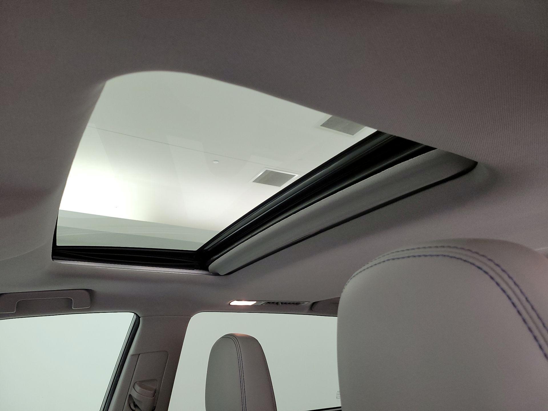 Thumbnail: 2016 Toyota Highlander - 20